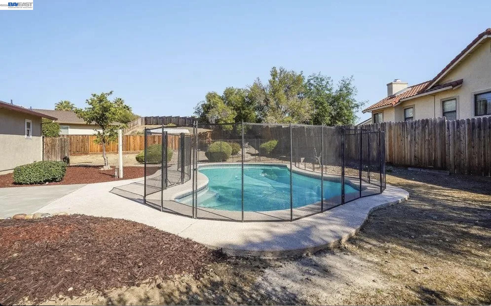 Detail Gallery Image 8 of 13 For Saint James Place, Antioch,  CA 94509 - 3 Beds | 2 Baths