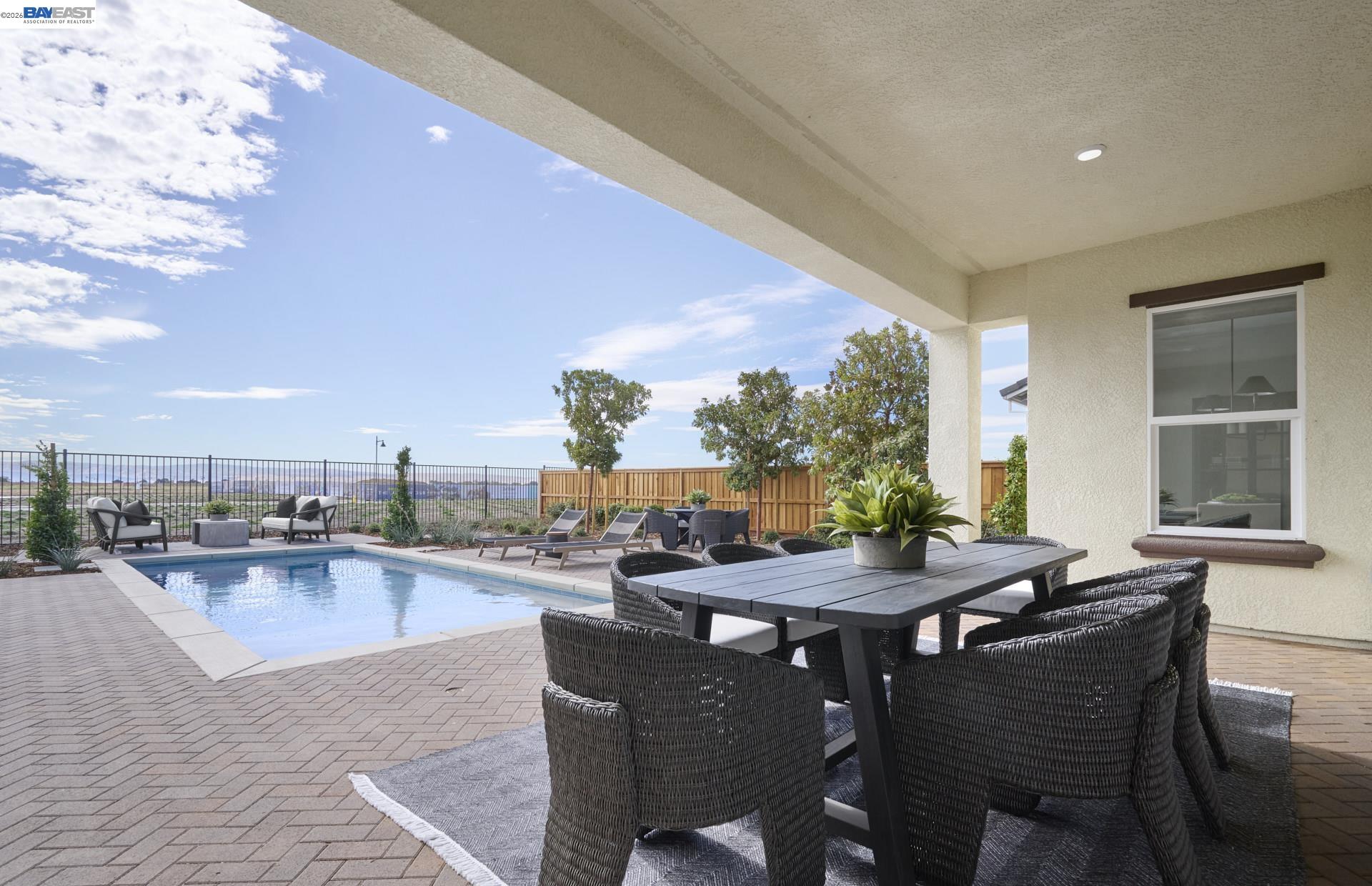 Detail Gallery Image 5 of 14 For 3778 Bradbury Avenue, Lathrop,  CA 95330 - 3 Beds | 3 Baths