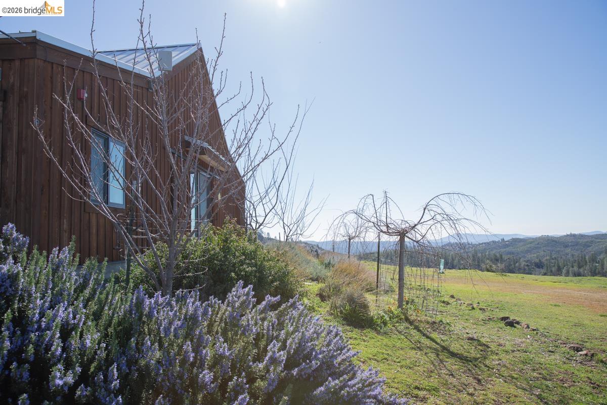 Detail Gallery Image 5 of 35 For 6899 Eagleview Dr., Mountain Ranch,  CA 95246 - 1 Beds | 1 Baths