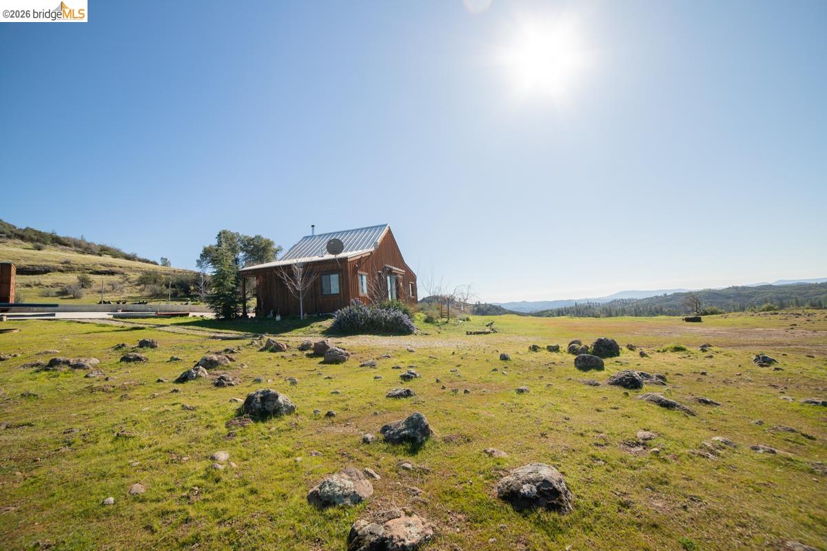 Detail Gallery Image 6 of 35 For 6899 Eagleview Dr., Mountain Ranch,  CA 95246 - 1 Beds | 1 Baths