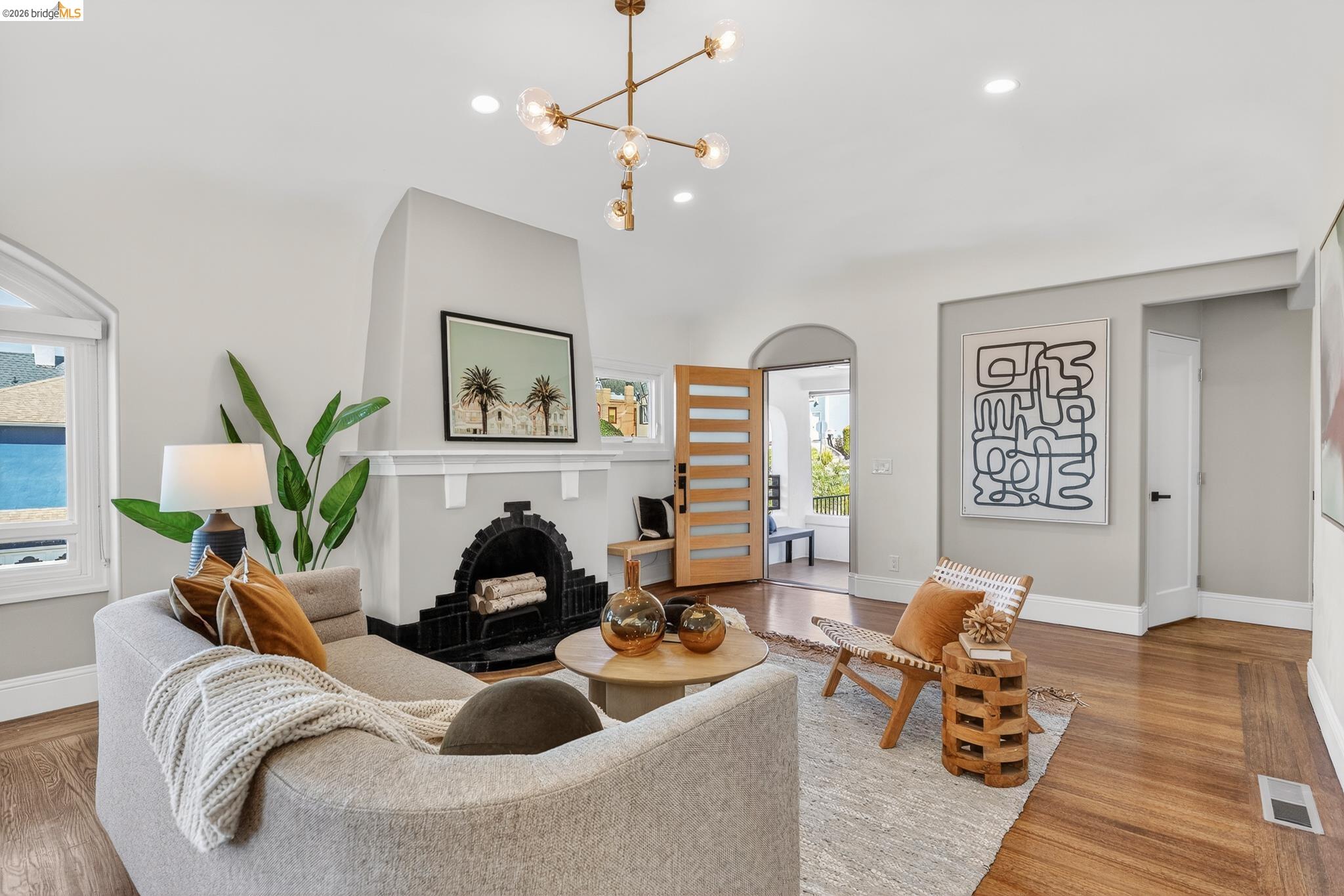 Detail Gallery Image 14 of 59 For 8301 Ney Ave, Oakland,  CA 94605 - 4 Beds | 3 Baths