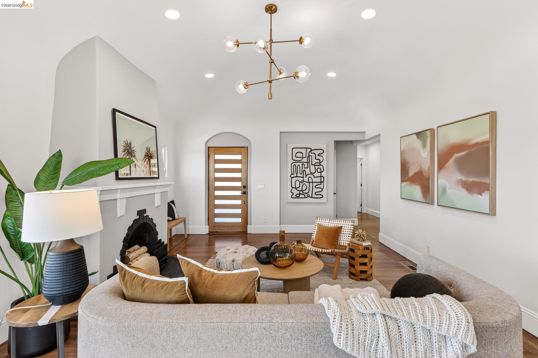 Detail Gallery Image 15 of 59 For 8301 Ney Ave, Oakland,  CA 94605 - 4 Beds | 3 Baths