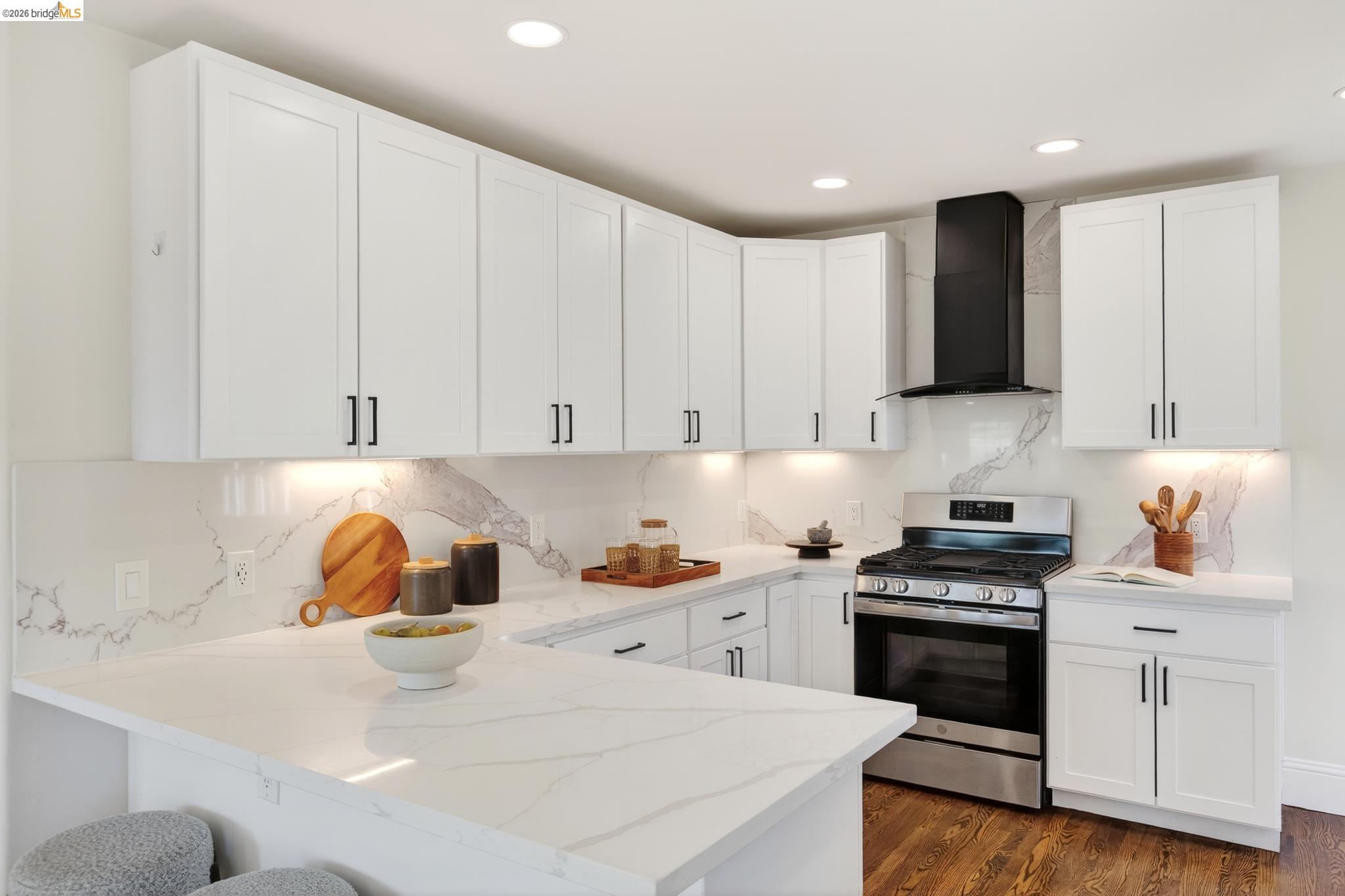 Detail Gallery Image 31 of 59 For 8301 Ney Ave, Oakland,  CA 94605 - 4 Beds | 3 Baths