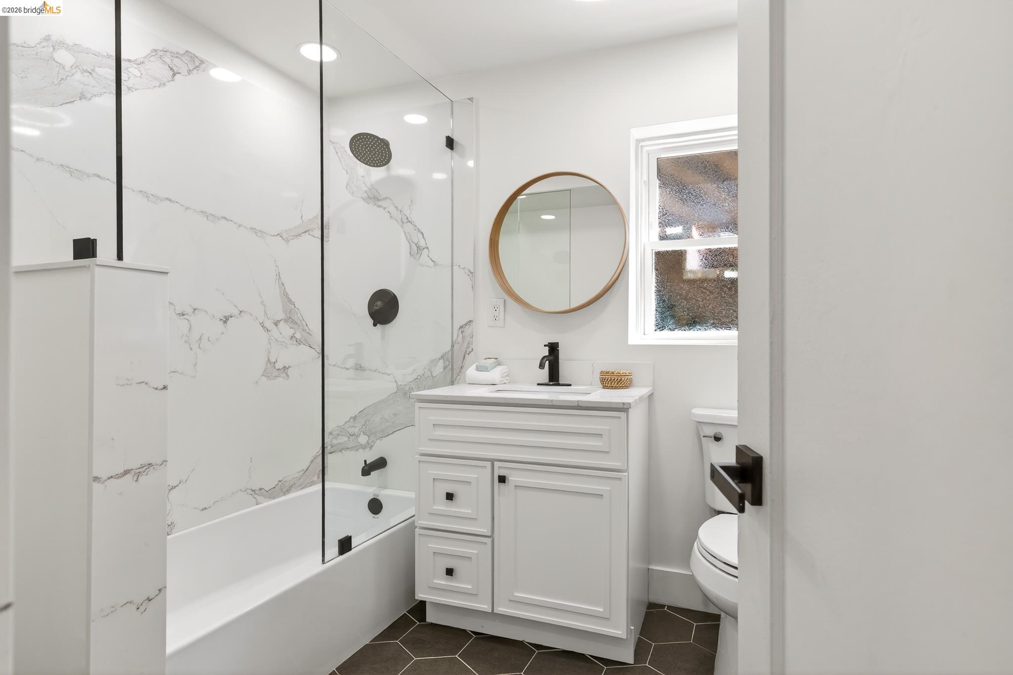 Detail Gallery Image 53 of 59 For 8301 Ney Ave, Oakland,  CA 94605 - 4 Beds | 3 Baths