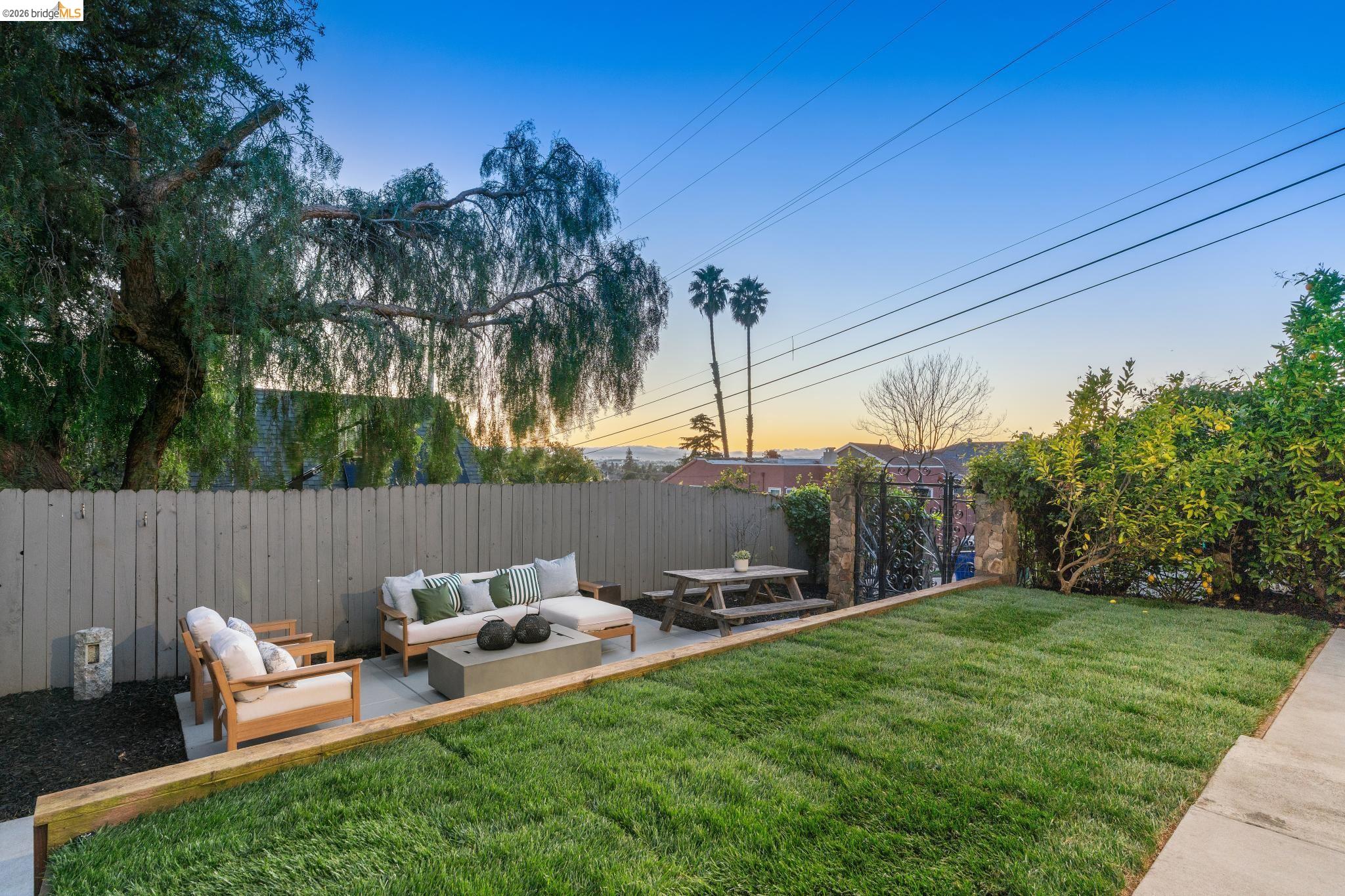 Detail Gallery Image 55 of 59 For 8301 Ney Ave, Oakland,  CA 94605 - 4 Beds | 3 Baths