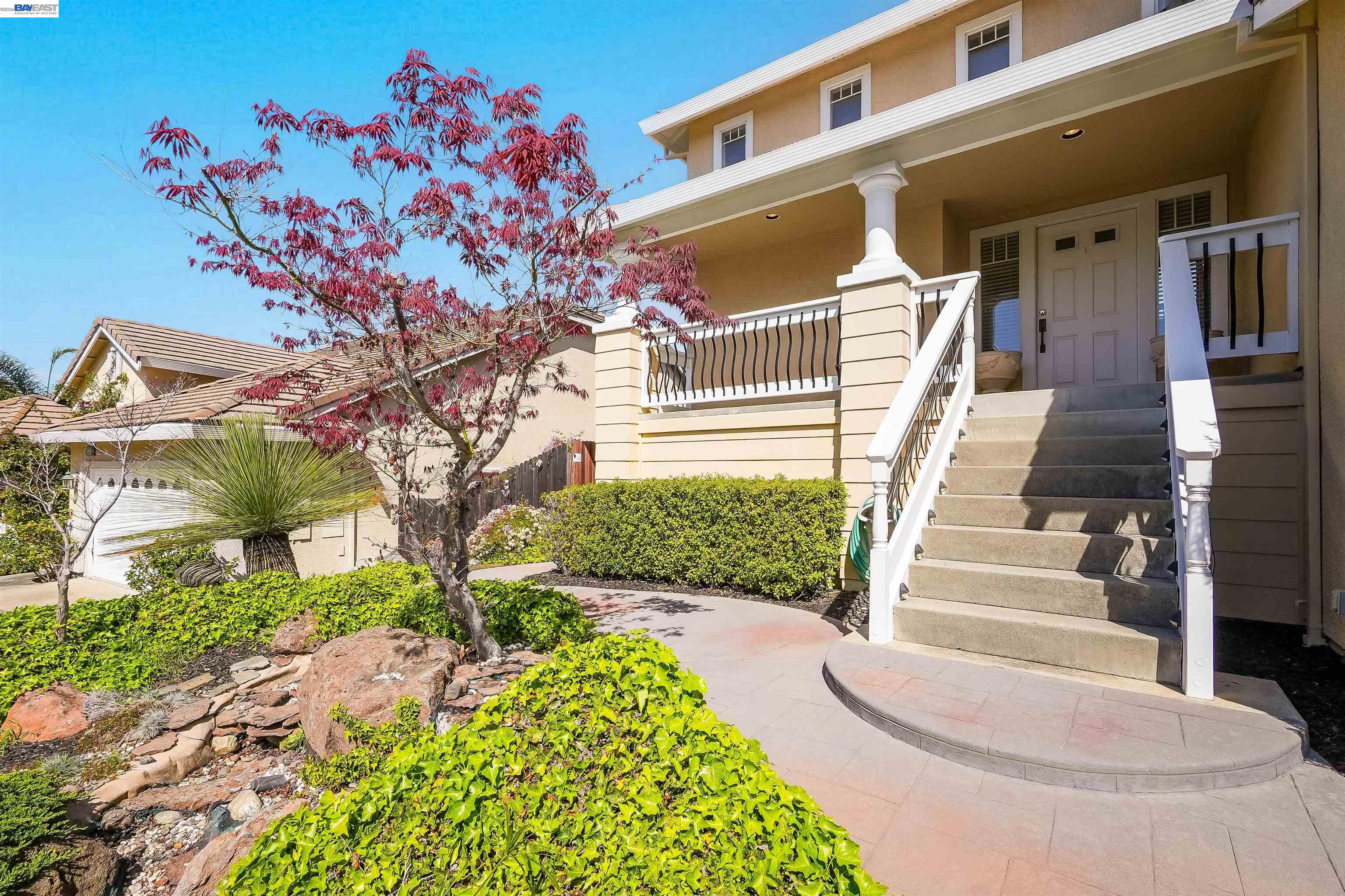 Detail Gallery Image 2 of 53 For 5810 Gold Creek Dr, Castro Valley,  CA 94552 - 4 Beds | 3/1 Baths