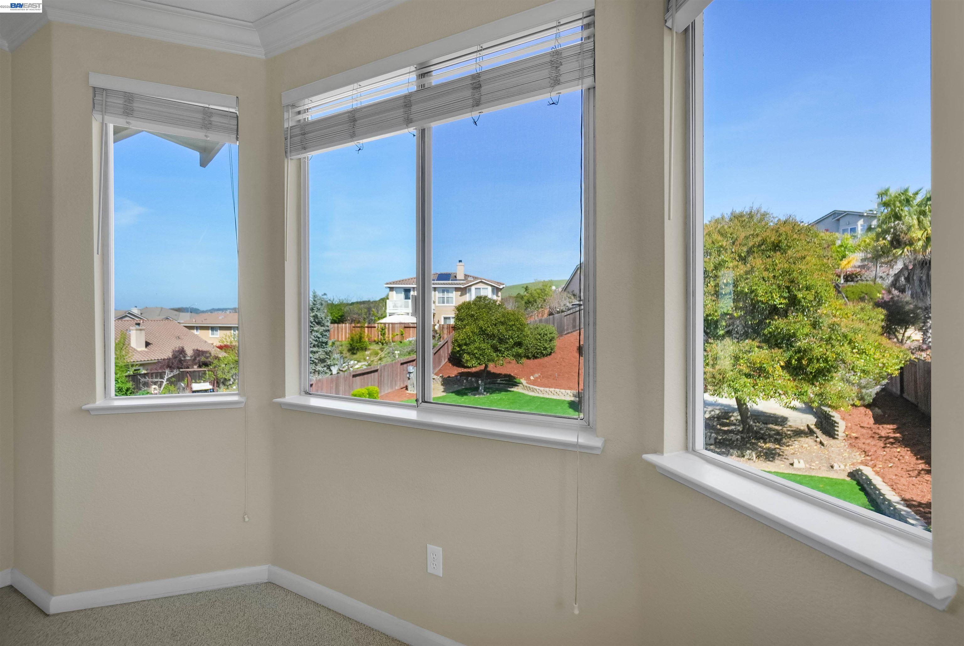 Detail Gallery Image 17 of 53 For 5810 Gold Creek Dr, Castro Valley,  CA 94552 - 4 Beds | 3/1 Baths