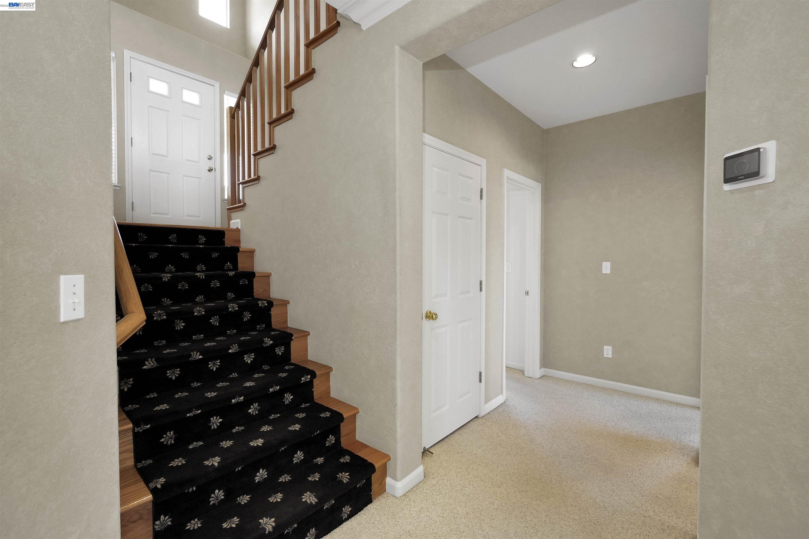 Detail Gallery Image 26 of 53 For 5810 Gold Creek Dr, Castro Valley,  CA 94552 - 4 Beds | 3/1 Baths