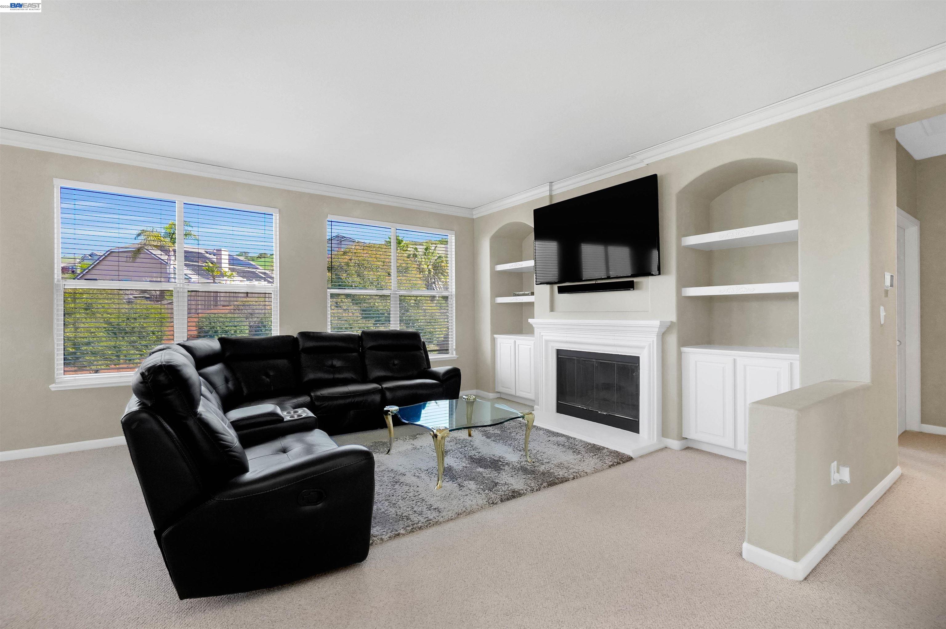 Detail Gallery Image 5 of 53 For 5810 Gold Creek Dr, Castro Valley,  CA 94552 - 4 Beds | 3/1 Baths