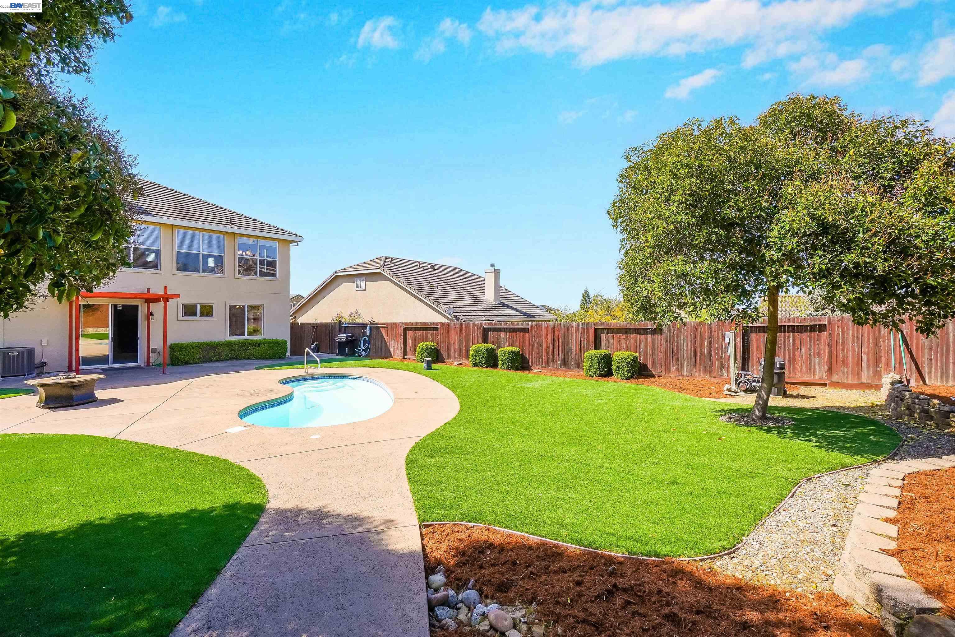 Detail Gallery Image 48 of 53 For 5810 Gold Creek Dr, Castro Valley,  CA 94552 - 4 Beds | 3/1 Baths