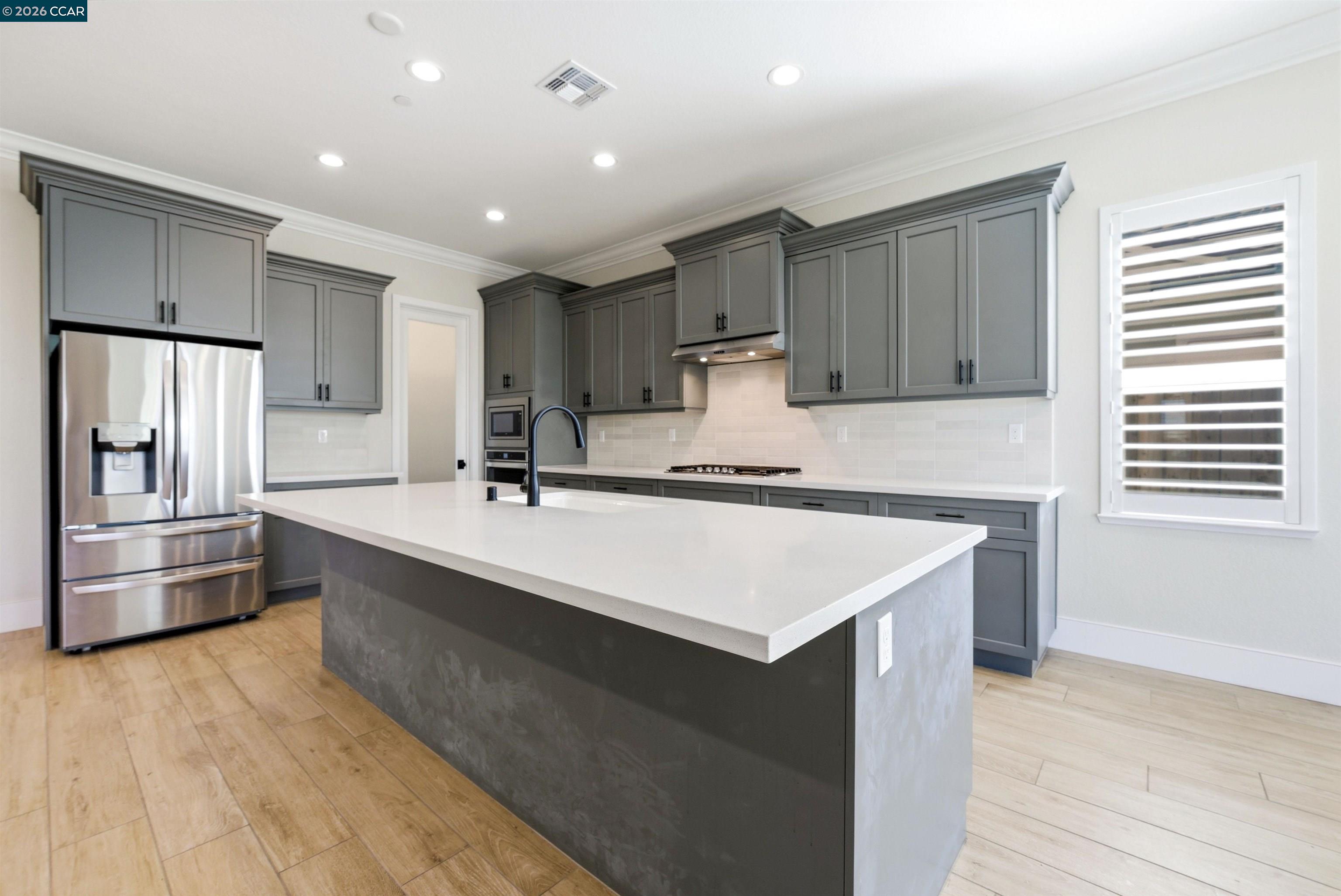 Detail Gallery Image 12 of 33 For 1501 Empire Dr, Lodi,  CA 95242 - 4 Beds | 2 Baths