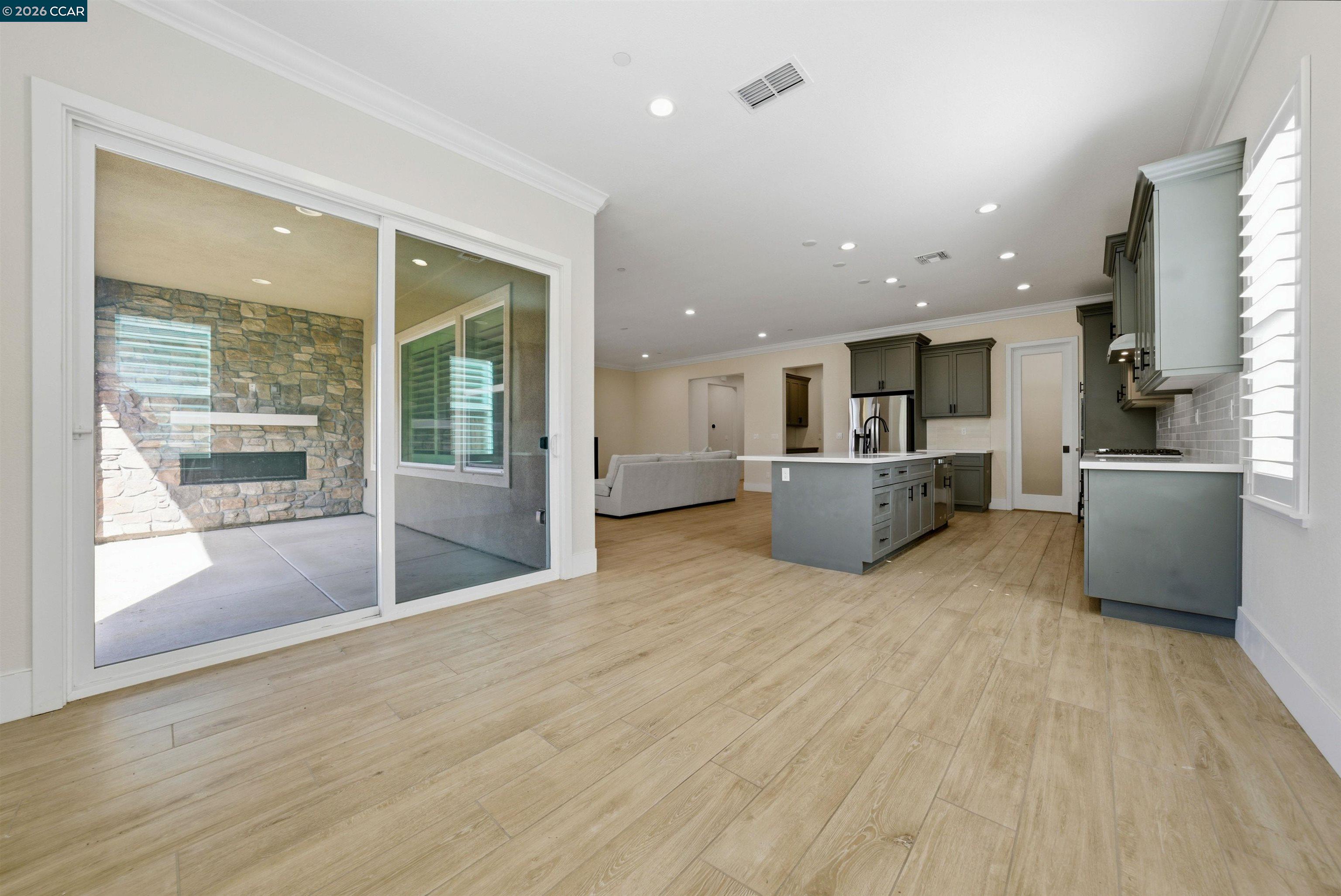 Detail Gallery Image 14 of 33 For 1501 Empire Dr, Lodi,  CA 95242 - 4 Beds | 2 Baths