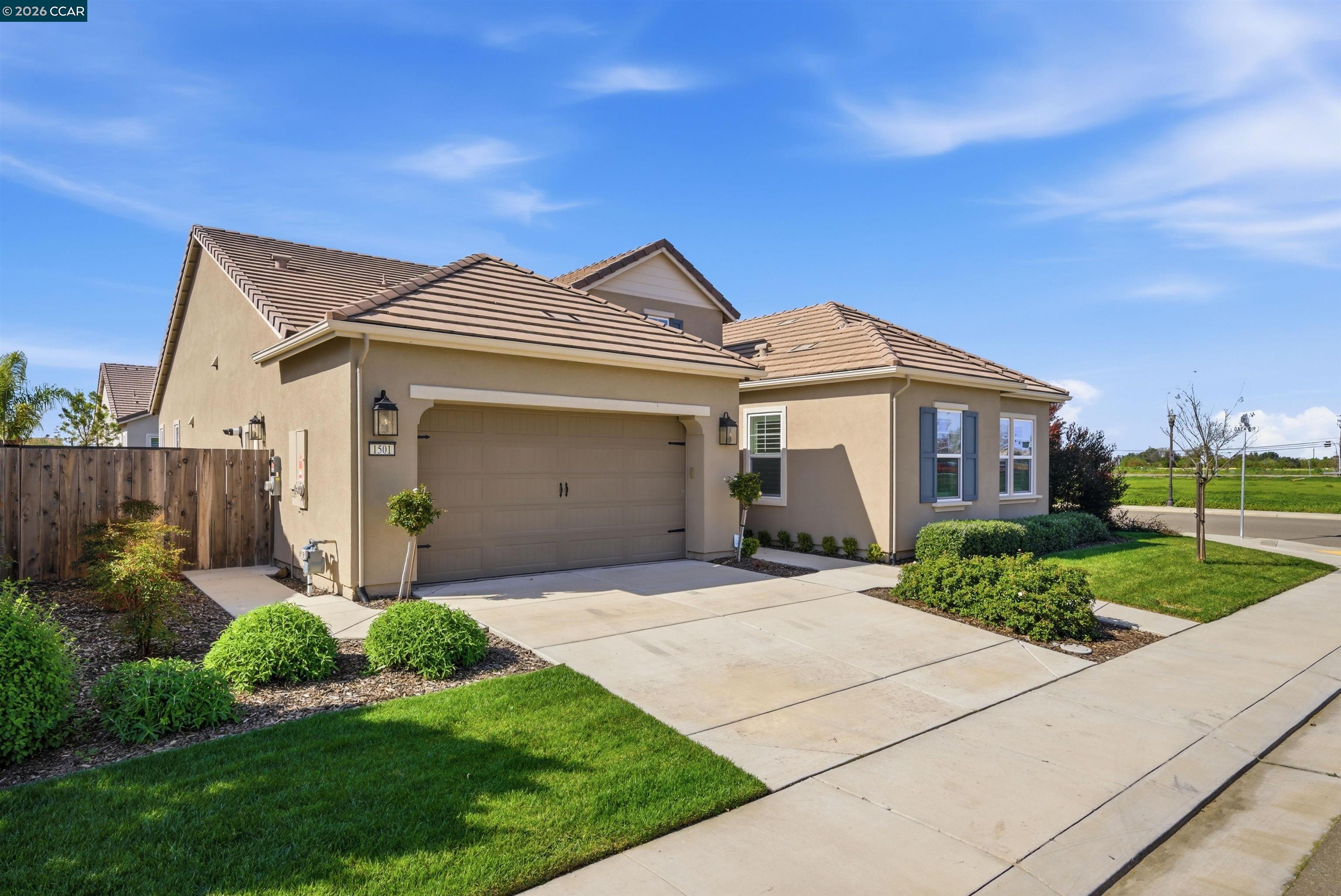 Detail Gallery Image 3 of 33 For 1501 Empire Dr, Lodi,  CA 95242 - 4 Beds | 2 Baths