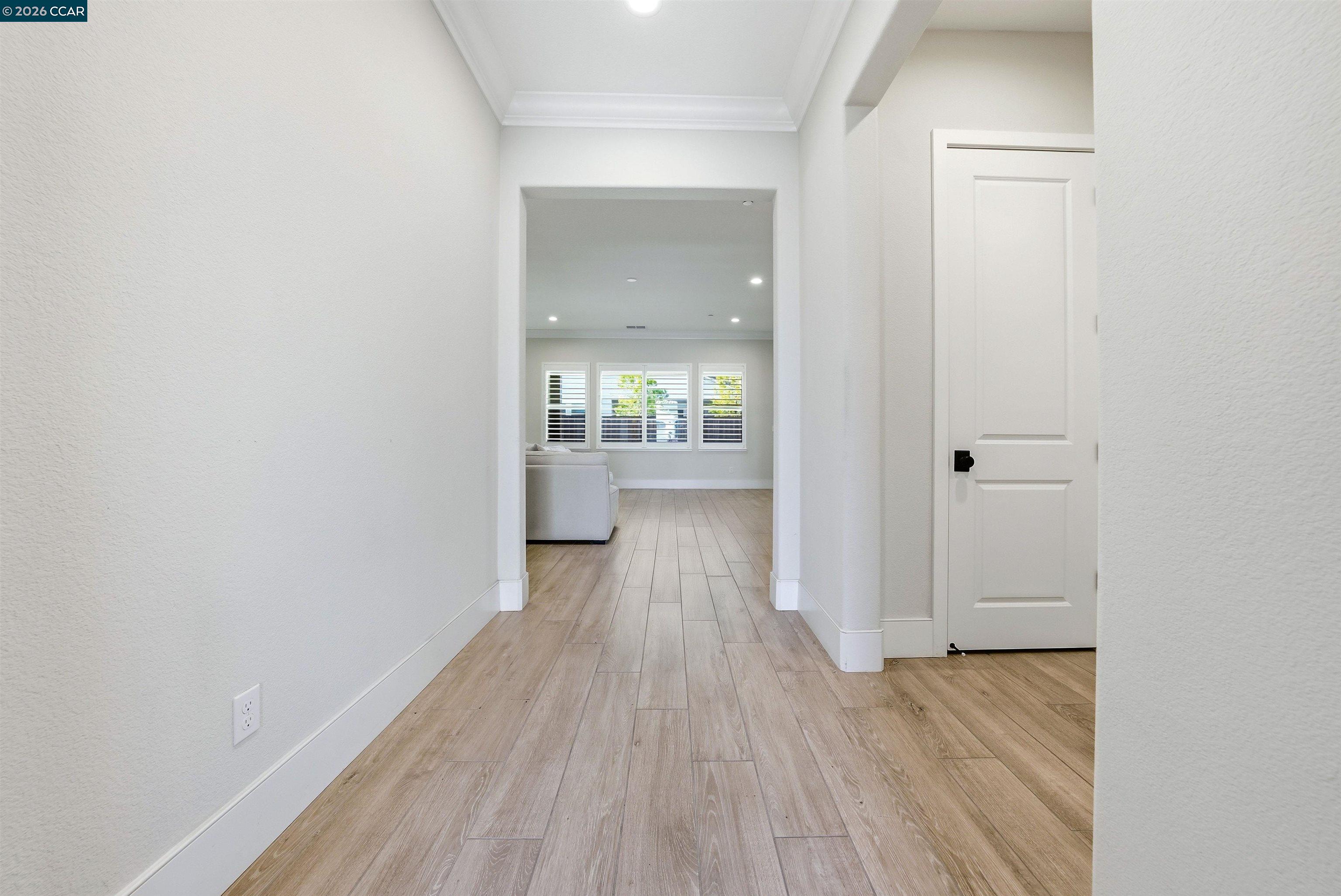 Detail Gallery Image 6 of 33 For 1501 Empire Dr, Lodi,  CA 95242 - 4 Beds | 2 Baths