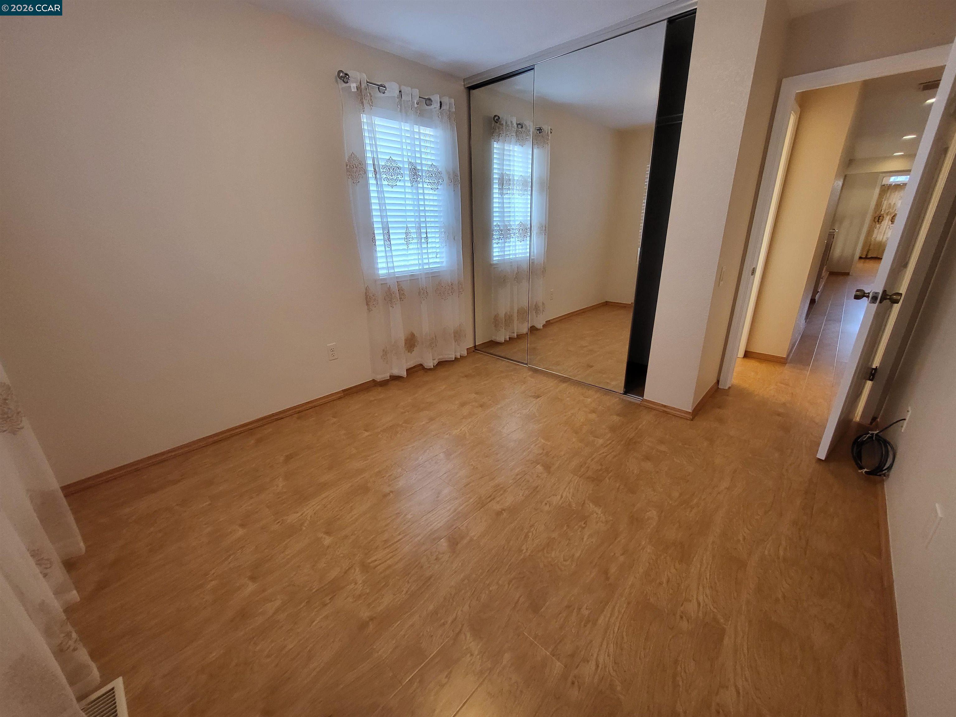 Detail Gallery Image 12 of 17 For 176 Scotts Vly, Hercules,  CA 94547 - 3 Beds | 2/1 Baths