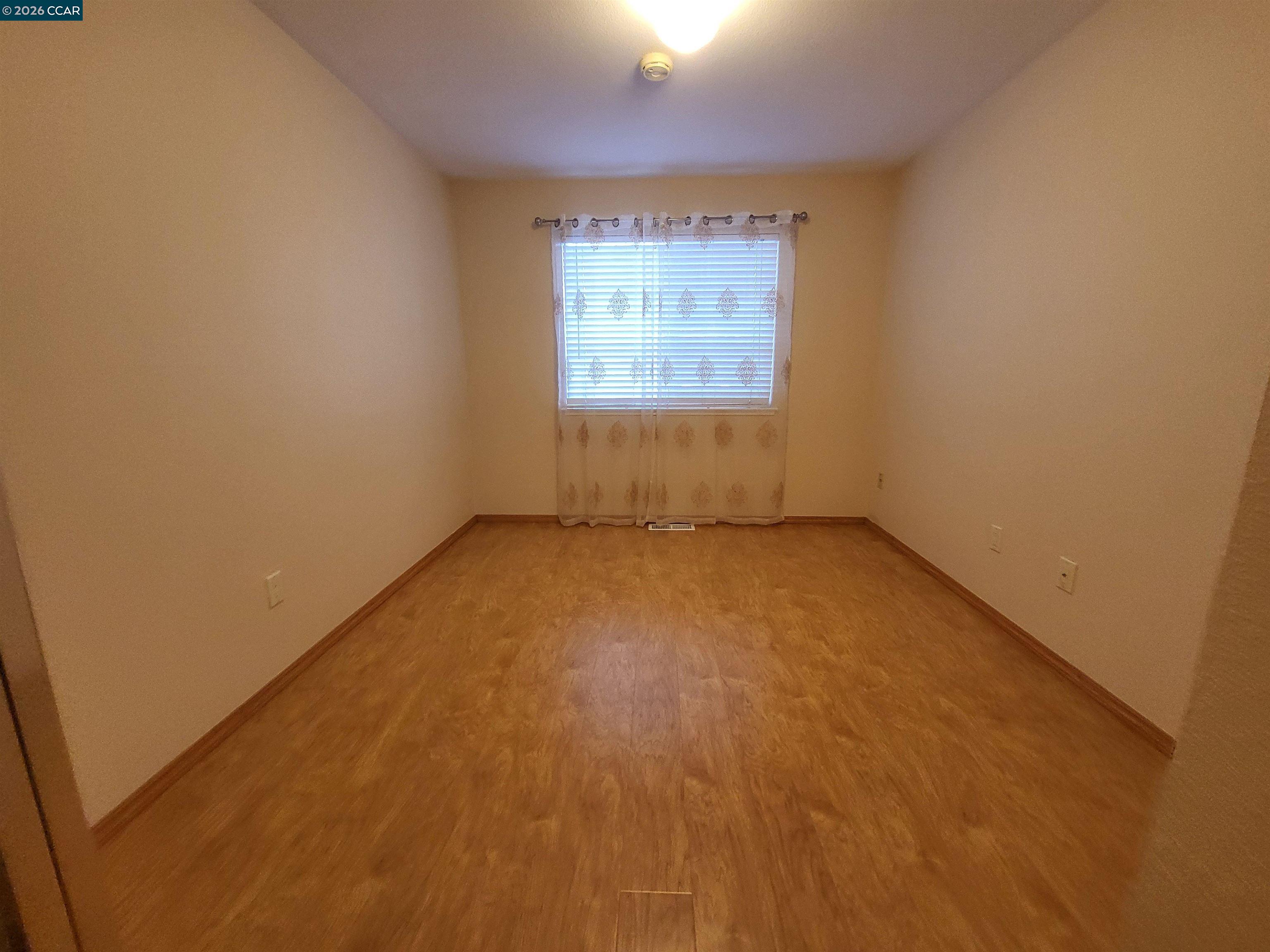 Detail Gallery Image 13 of 17 For 176 Scotts Vly, Hercules,  CA 94547 - 3 Beds | 2/1 Baths