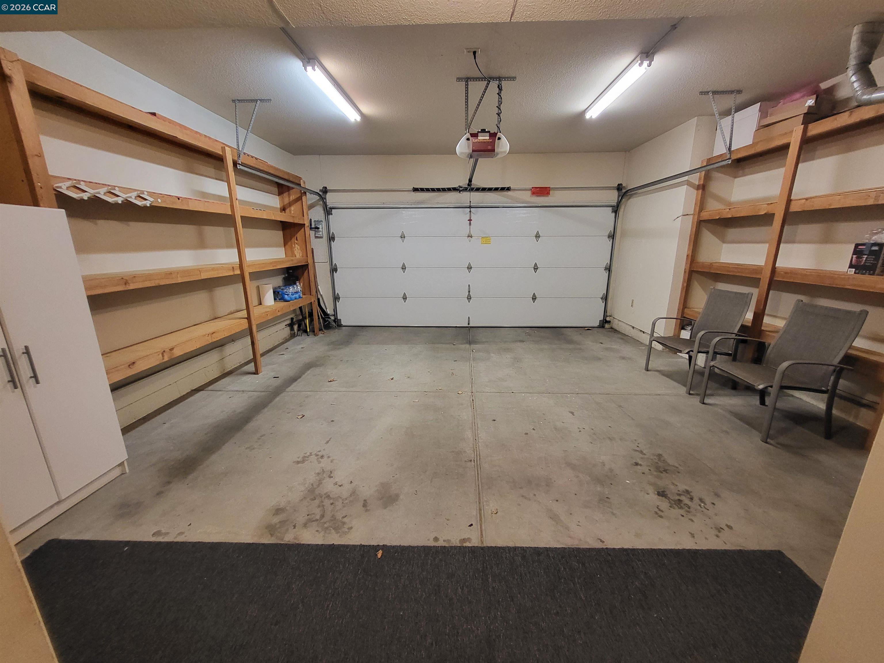 Detail Gallery Image 14 of 17 For 176 Scotts Vly, Hercules,  CA 94547 - 3 Beds | 2/1 Baths