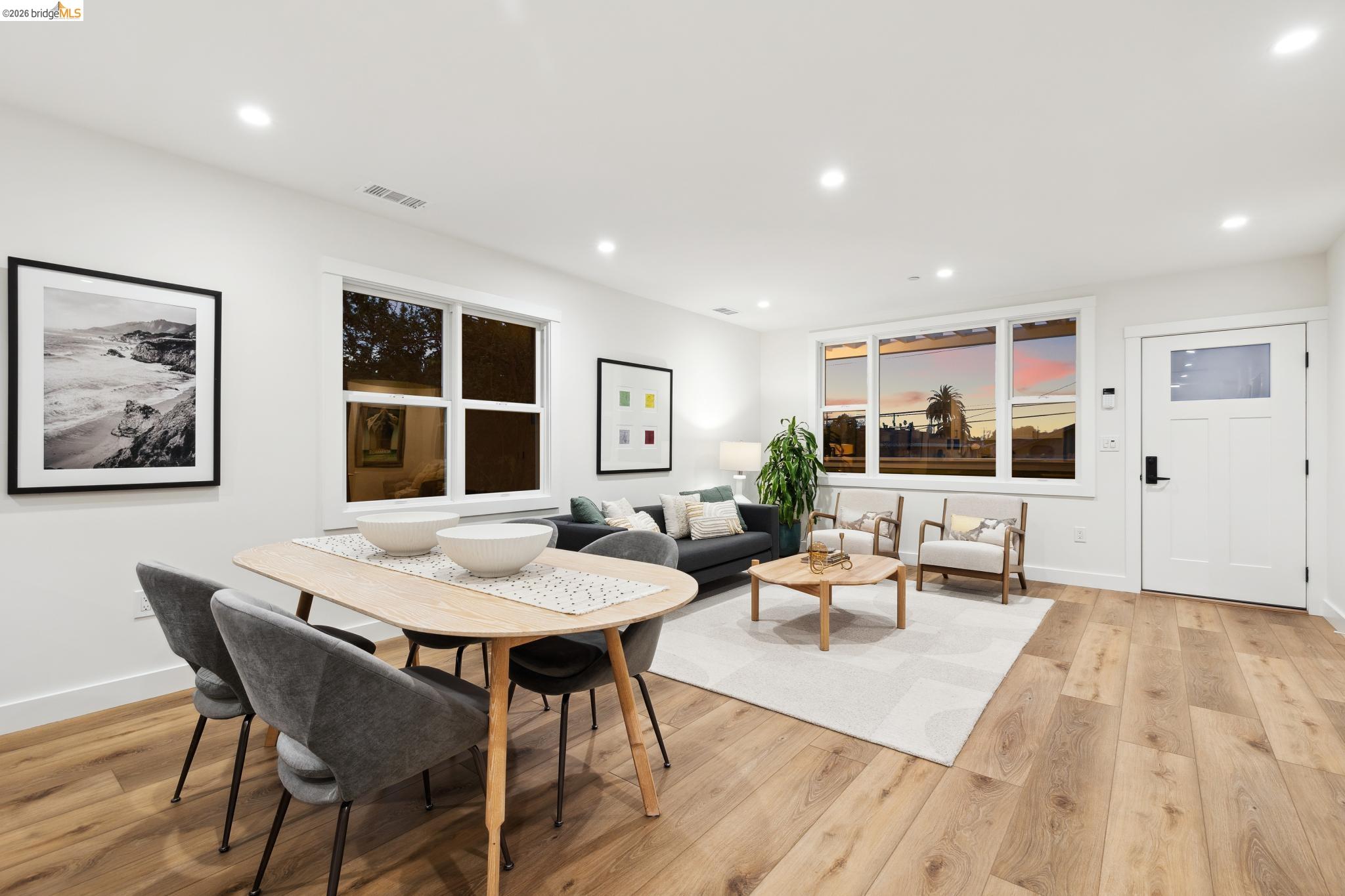 667 Alcatraz Ave, Oakland, CA, 94609