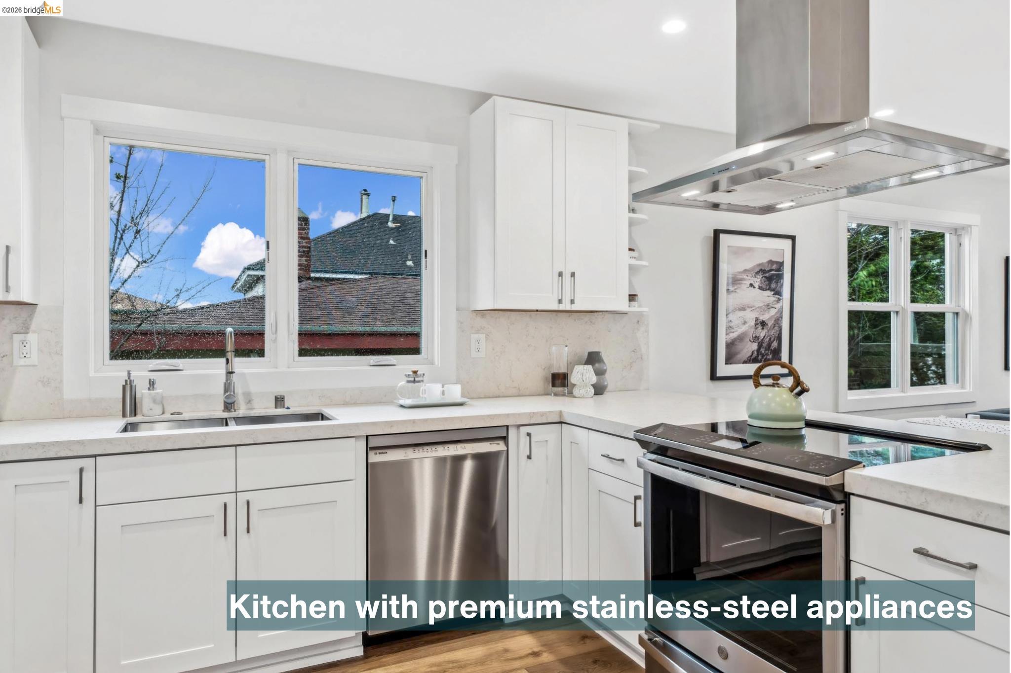 Detail Gallery Image 11 of 59 For 667 & 667a Alcatraz Ave, Oakland,  CA 94609 - – Beds | – Baths