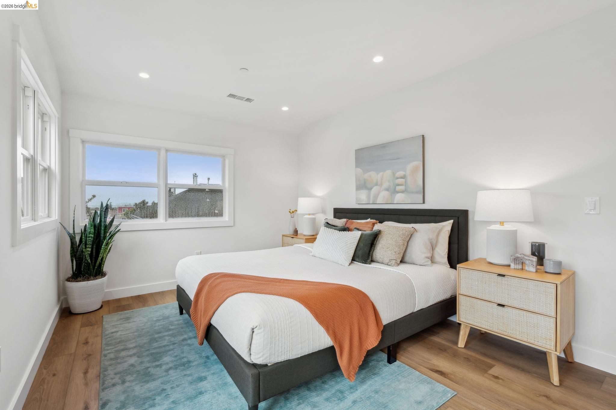 Detail Gallery Image 18 of 59 For 667 & 667a Alcatraz Ave, Oakland,  CA 94609 - – Beds | – Baths