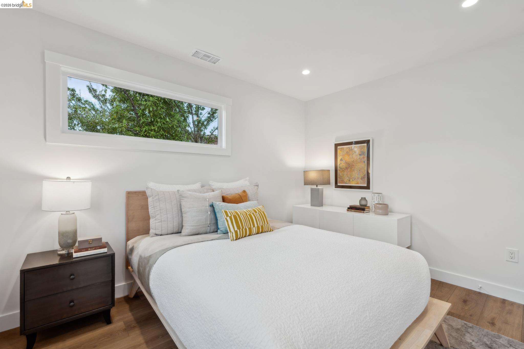 Detail Gallery Image 28 of 59 For 667 & 667a Alcatraz Ave, Oakland,  CA 94609 - – Beds | – Baths