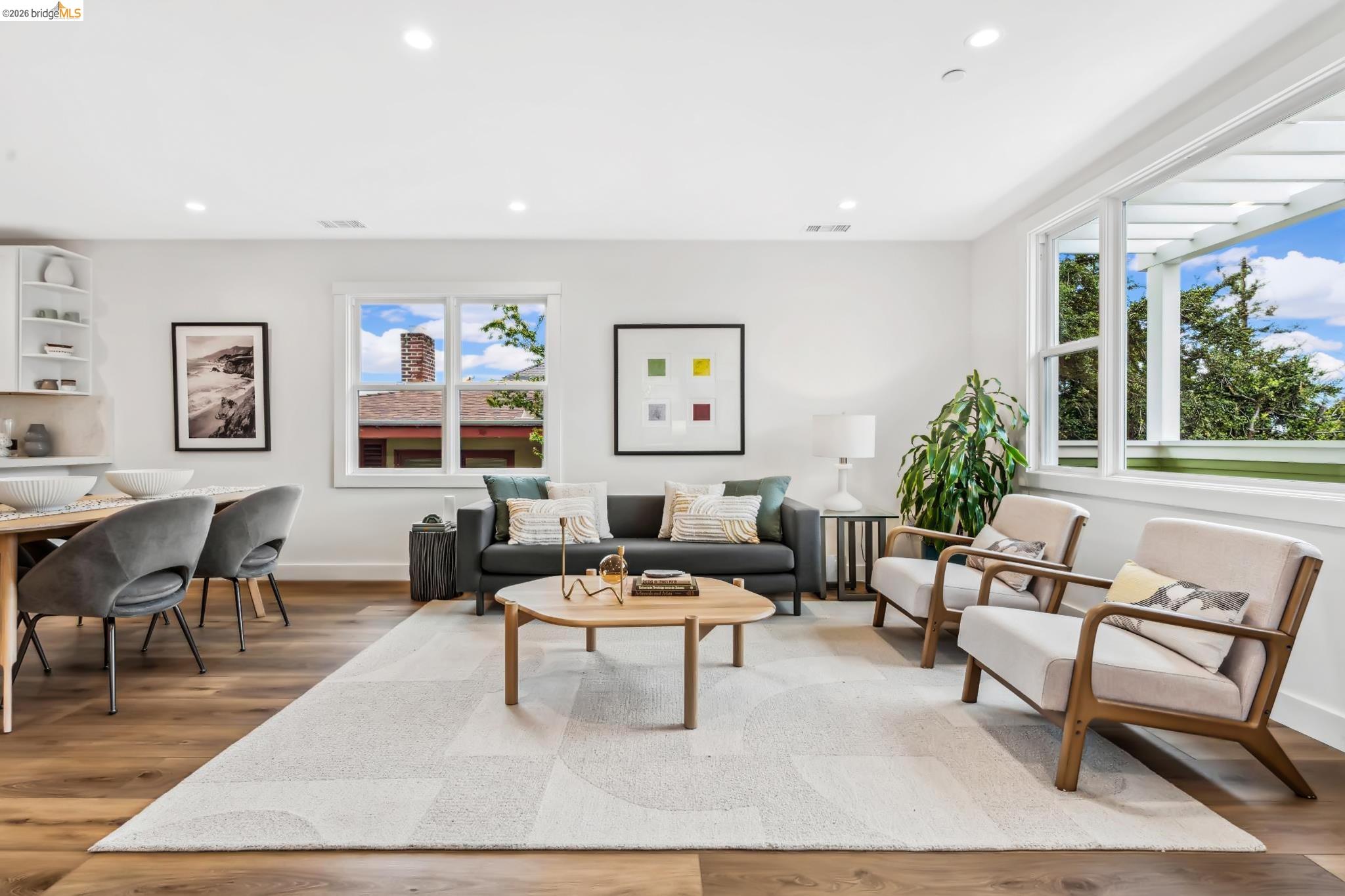 Detail Gallery Image 4 of 59 For 667 & 667a Alcatraz Ave, Oakland,  CA 94609 - – Beds | – Baths