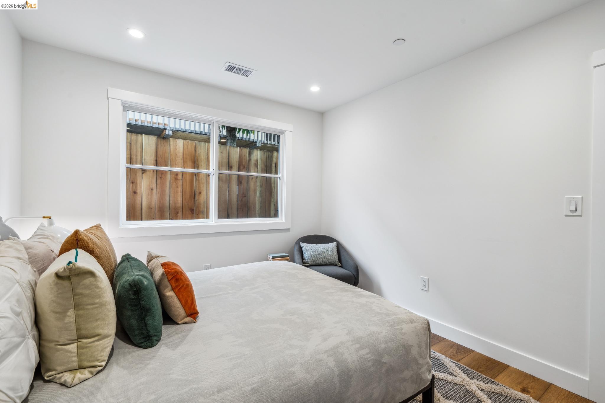 Detail Gallery Image 43 of 59 For 667 & 667a Alcatraz Ave, Oakland,  CA 94609 - – Beds | – Baths