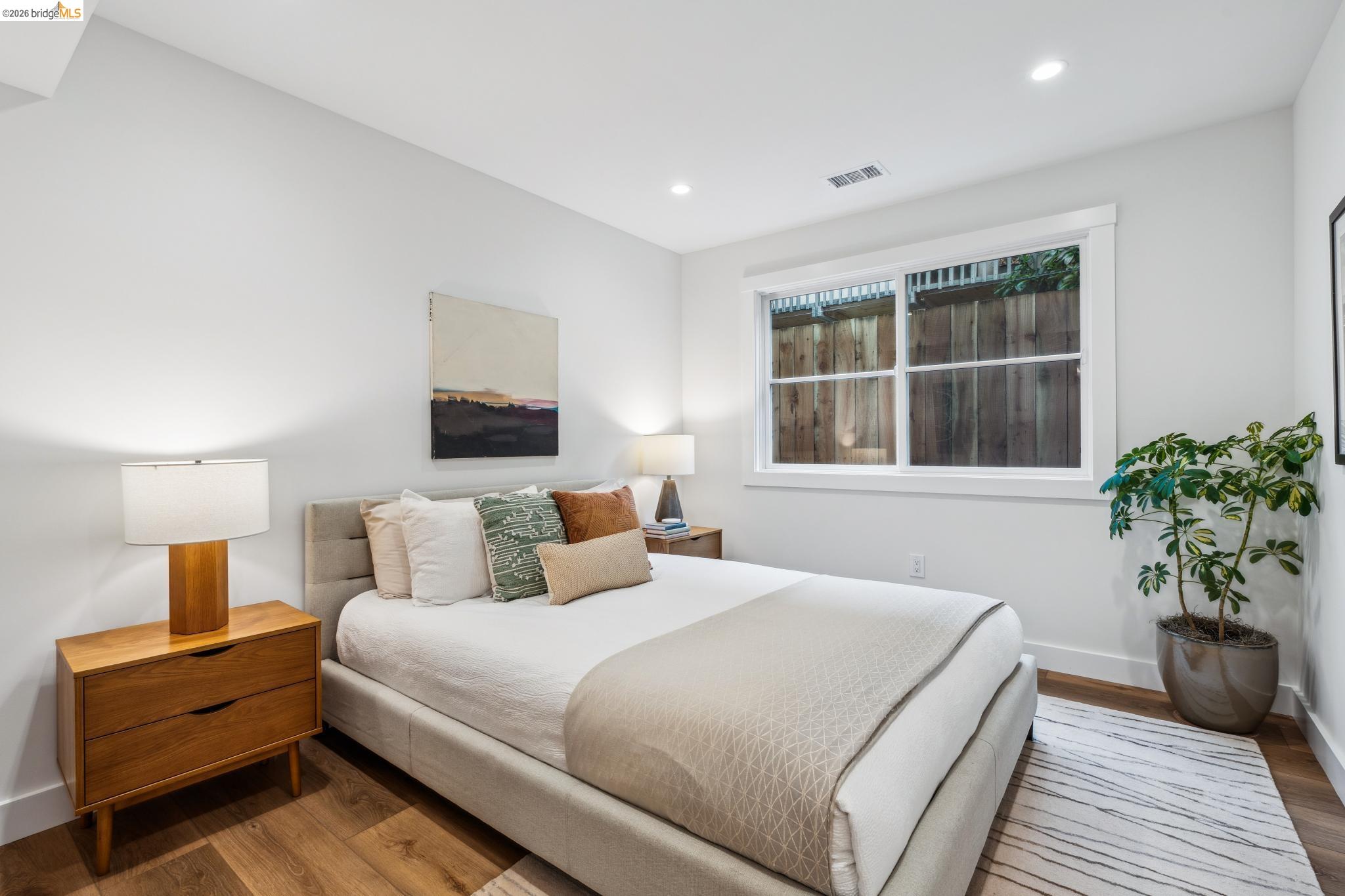 Detail Gallery Image 46 of 59 For 667 & 667a Alcatraz Ave, Oakland,  CA 94609 - – Beds | – Baths