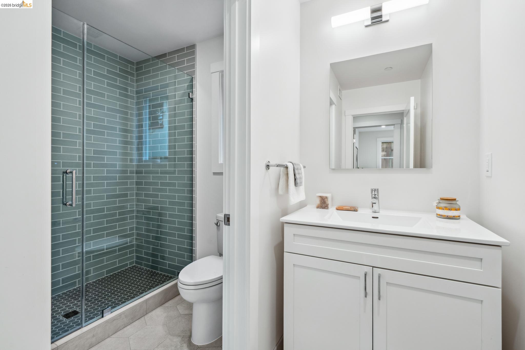 Detail Gallery Image 48 of 59 For 667 & 667a Alcatraz Ave, Oakland,  CA 94609 - – Beds | – Baths