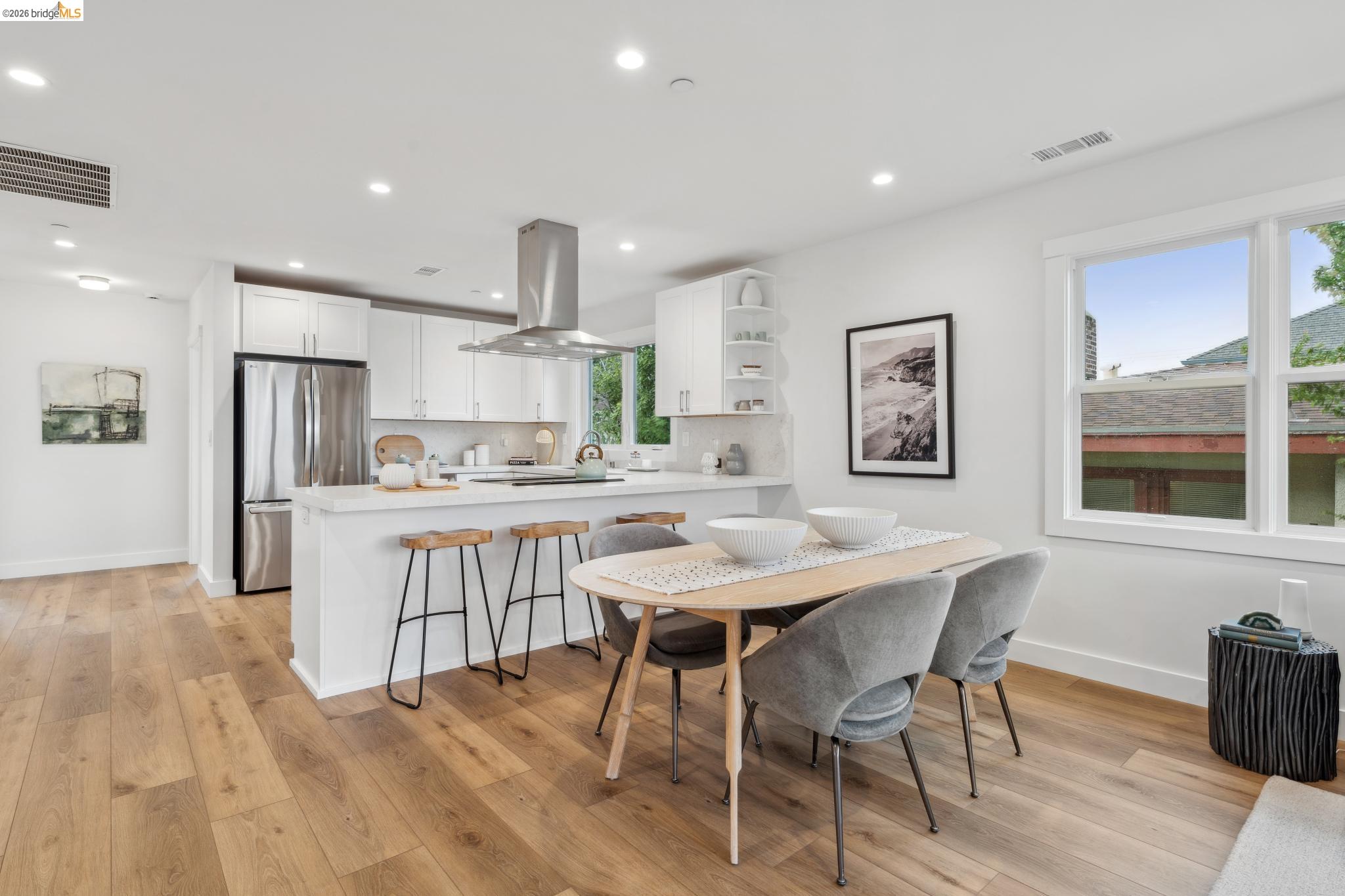 Detail Gallery Image 8 of 59 For 667 & 667a Alcatraz Ave, Oakland,  CA 94609 - – Beds | – Baths