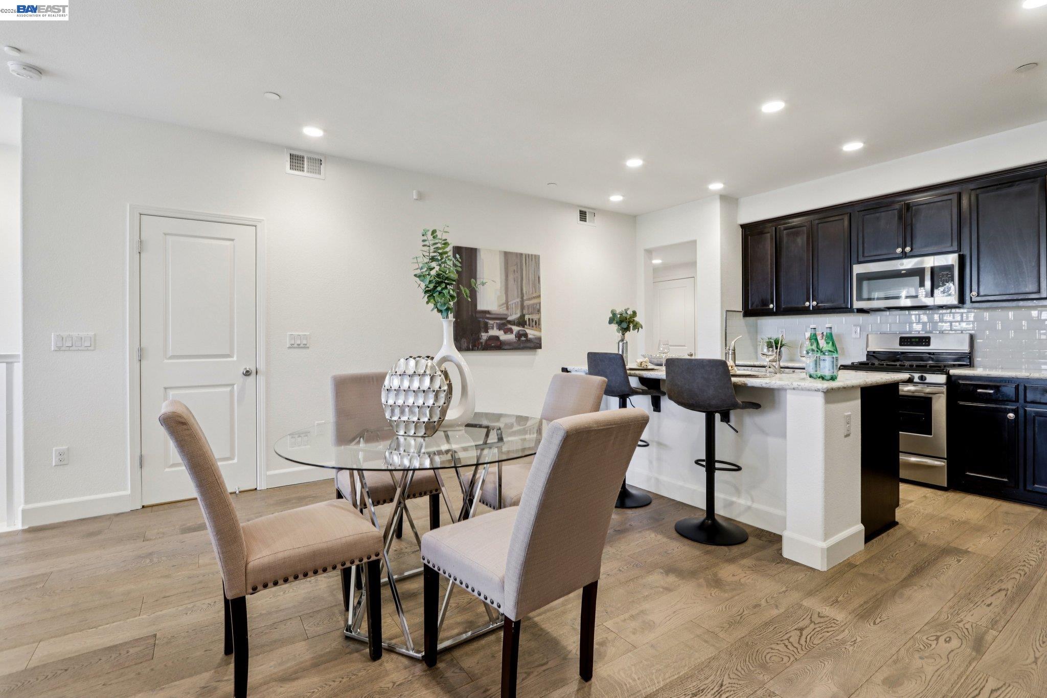 Detail Gallery Image 11 of 55 For 5604 Pandorea Ter, Newark,  CA 94560 - 3 Beds | 2 Baths