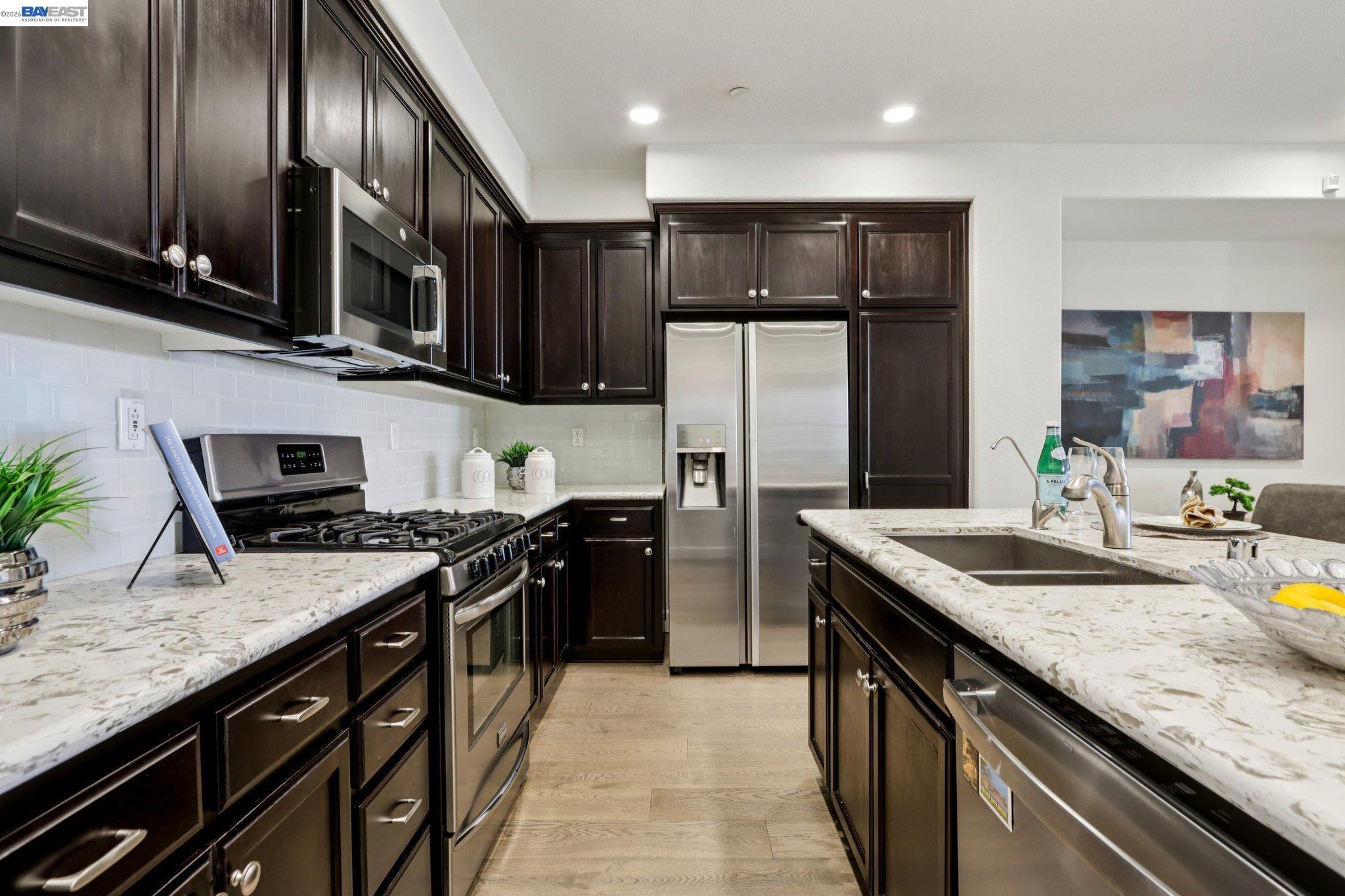 Detail Gallery Image 13 of 55 For 5604 Pandorea Ter, Newark,  CA 94560 - 3 Beds | 2 Baths