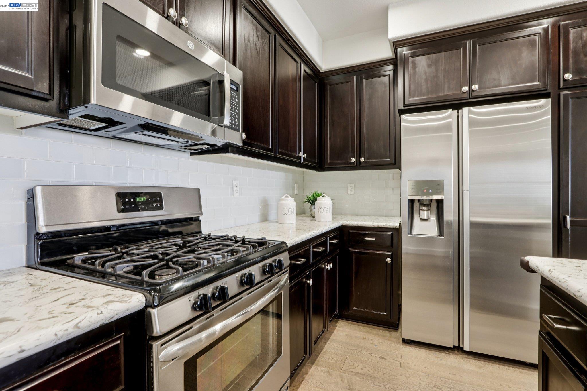 Detail Gallery Image 14 of 55 For 5604 Pandorea Ter, Newark,  CA 94560 - 3 Beds | 2 Baths