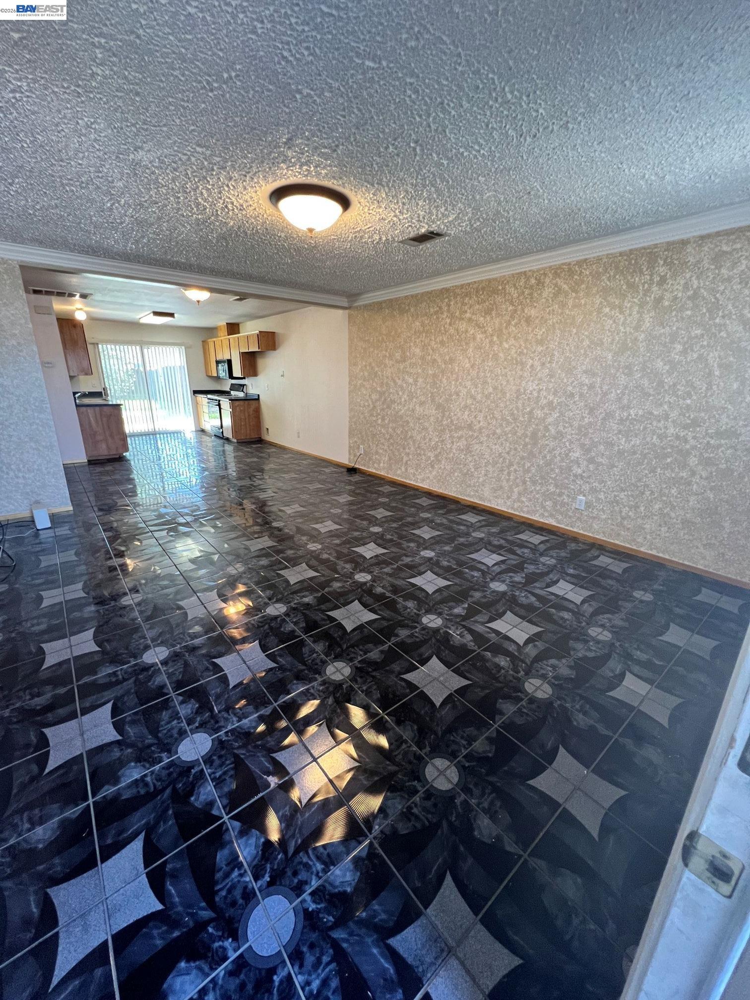 Detail Gallery Image 4 of 29 For 192 Torvend Way, Patterson,  CA 95363 - 3 Beds | 2 Baths