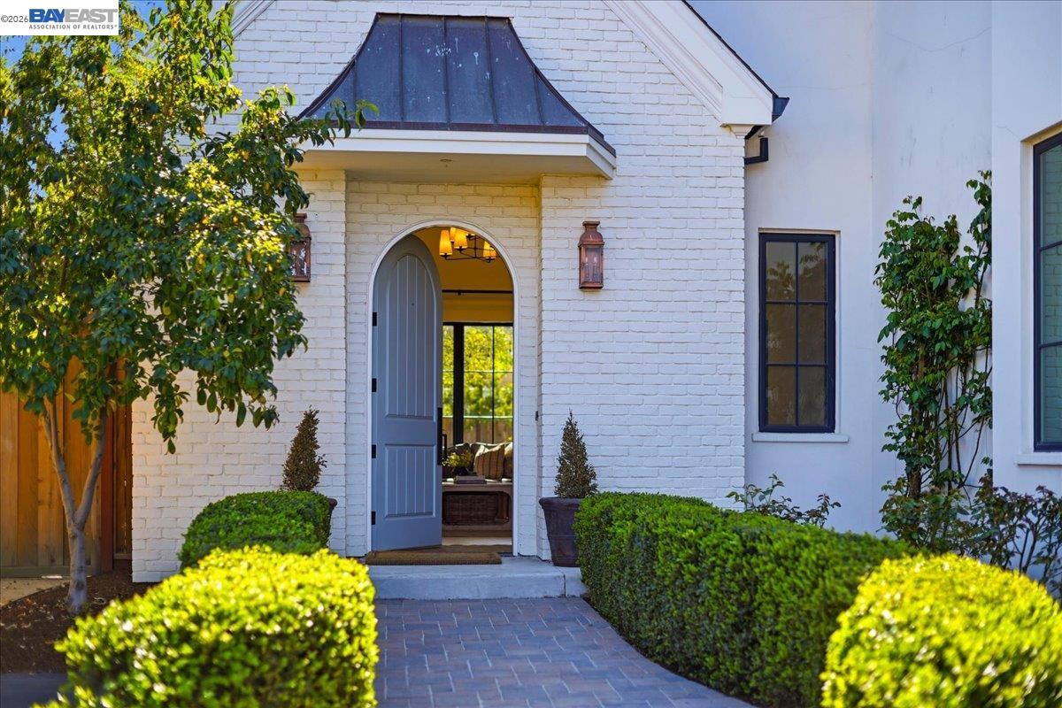 Detail Gallery Image 5 of 60 For 3550 Vine St, Pleasanton,  CA 94566 - 6 Beds | 5 Baths