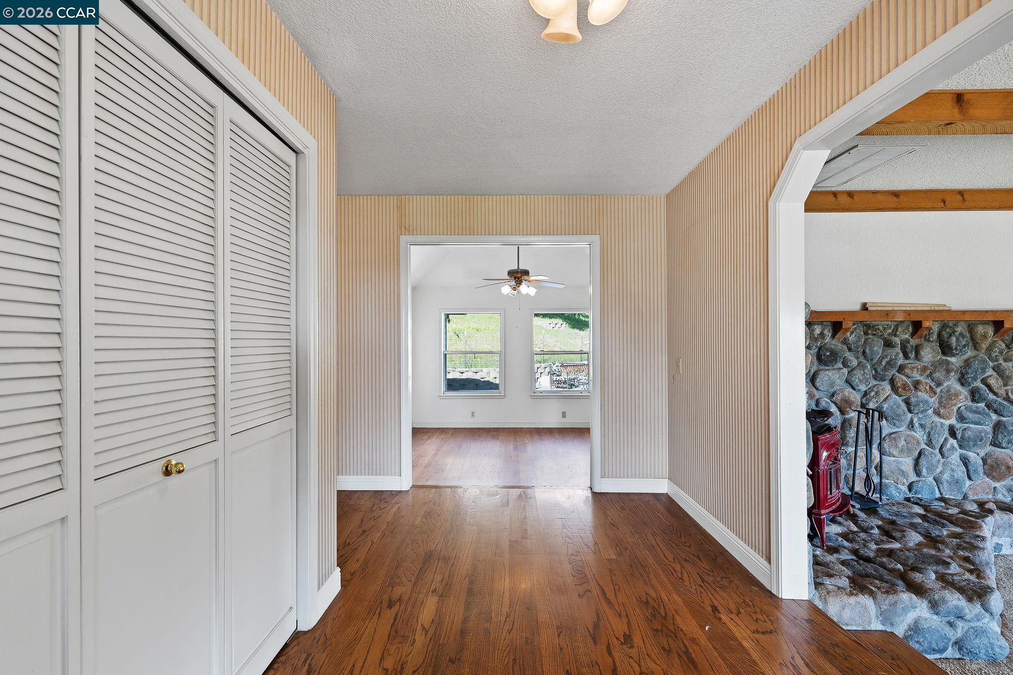 Detail Gallery Image 3 of 59 For 1055 Itow Ct, Penryn,  CA 95663 - 5 Beds | 3/1 Baths