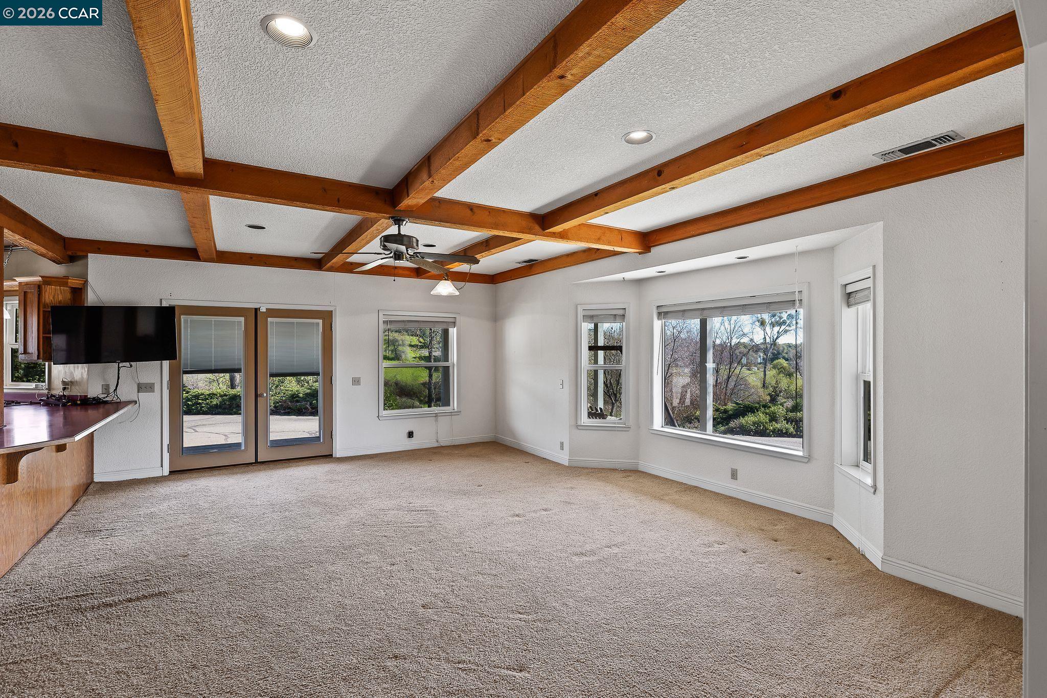 Detail Gallery Image 6 of 59 For 1055 Itow Ct, Penryn,  CA 95663 - 5 Beds | 3/1 Baths