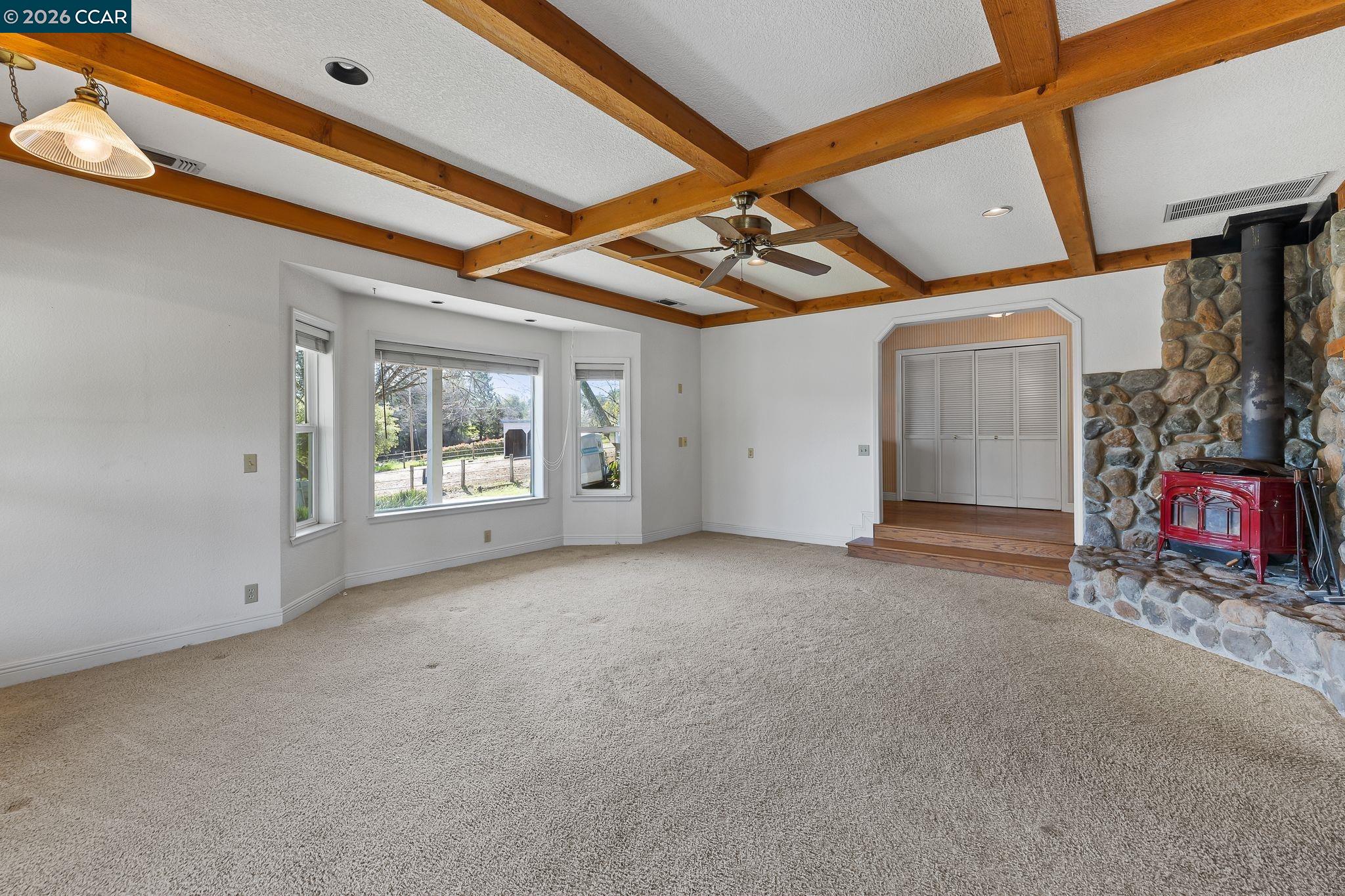 Detail Gallery Image 9 of 59 For 1055 Itow Ct, Penryn,  CA 95663 - 5 Beds | 3/1 Baths