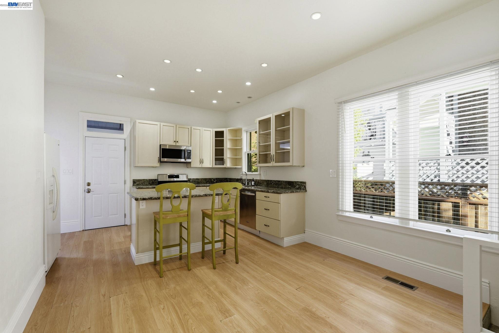 Detail Gallery Image 21 of 52 For , Richmond,  CA 94801 - 3 Beds | 2 Baths