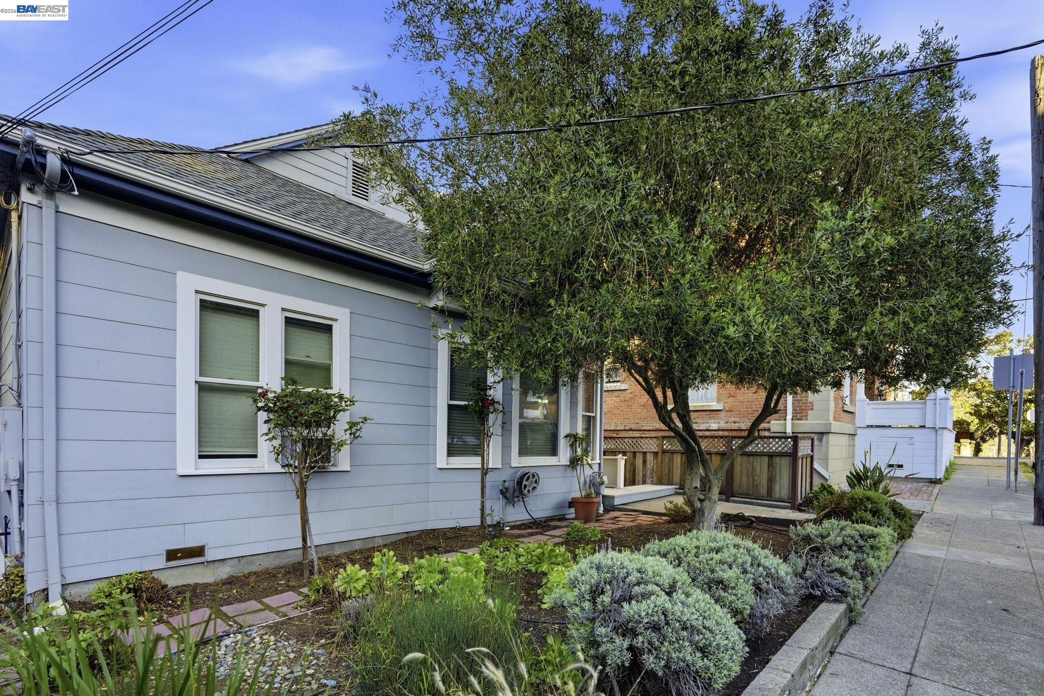 Detail Gallery Image 8 of 52 For , Richmond,  CA 94801 - 3 Beds | 2 Baths