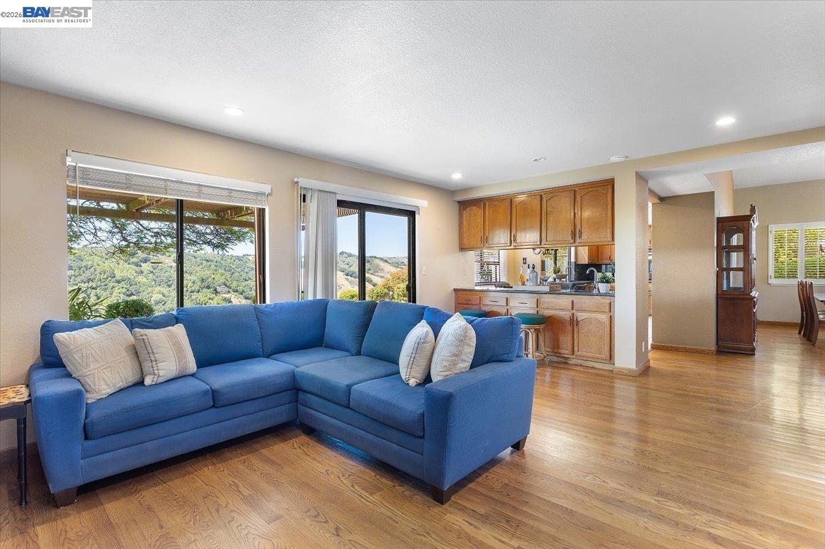 Detail Gallery Image 11 of 50 For 6444 Boone Dr, Castro Valley,  CA 94552 - 4 Beds | 3 Baths