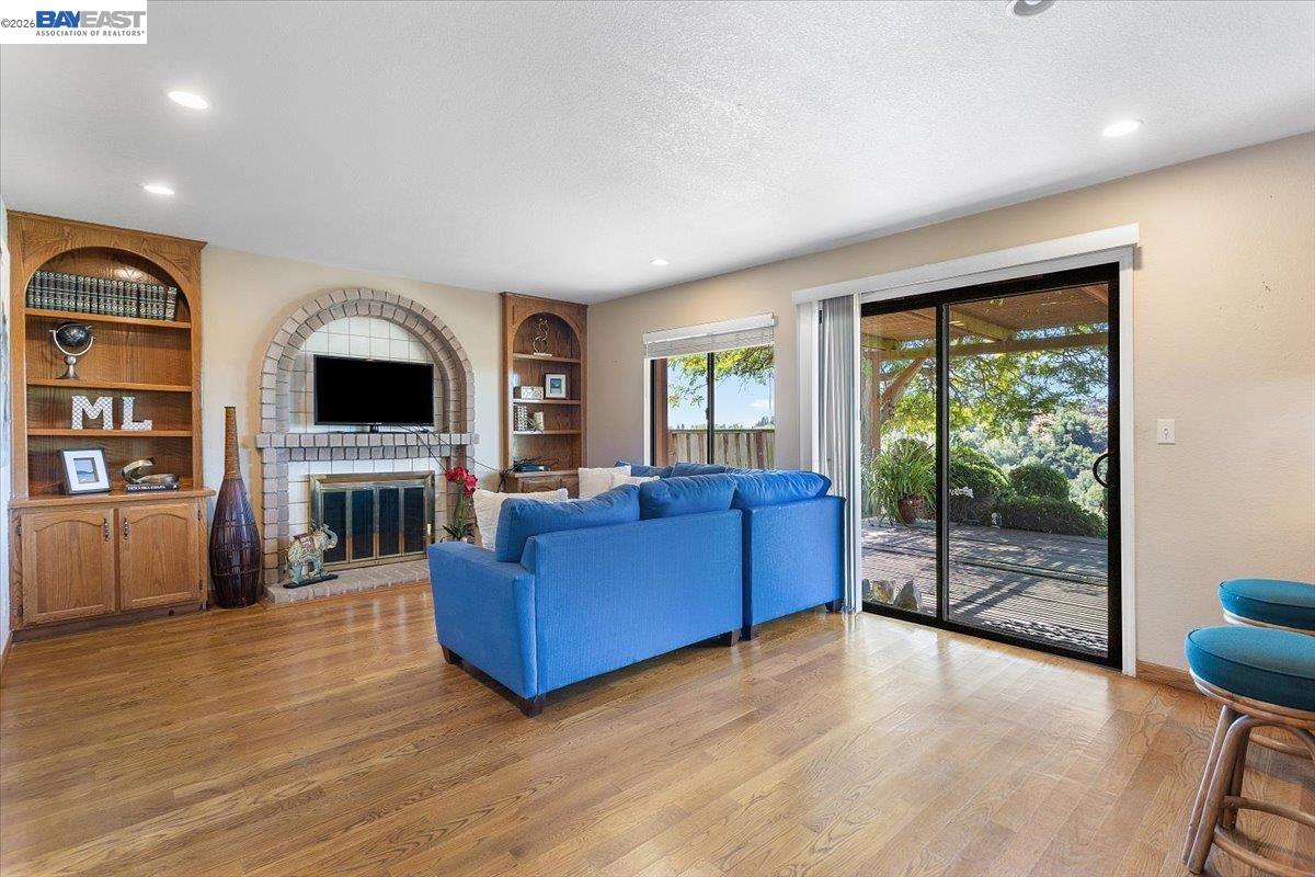 Detail Gallery Image 9 of 50 For 6444 Boone Dr, Castro Valley,  CA 94552 - 4 Beds | 3 Baths