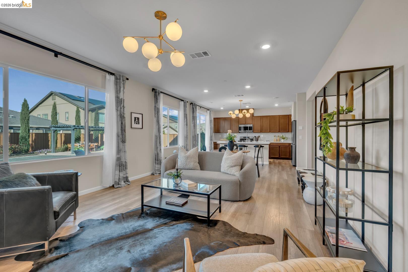 Detail Gallery Image 11 of 46 For 5603 Trinity Lakes Ln, Antioch,  CA 94531 - 3 Beds | 2/1 Baths