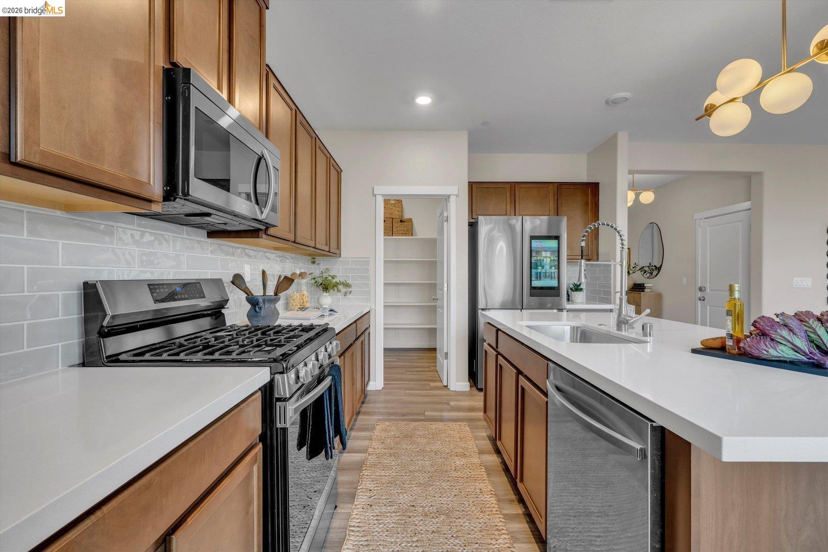 Detail Gallery Image 16 of 46 For 5603 Trinity Lakes Ln, Antioch,  CA 94531 - 3 Beds | 2/1 Baths