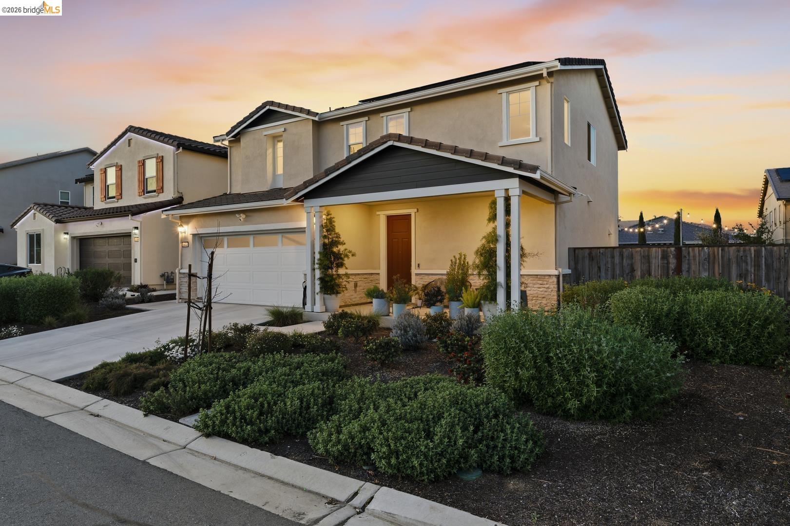 Detail Gallery Image 3 of 46 For 5603 Trinity Lakes Ln, Antioch,  CA 94531 - 3 Beds | 2/1 Baths