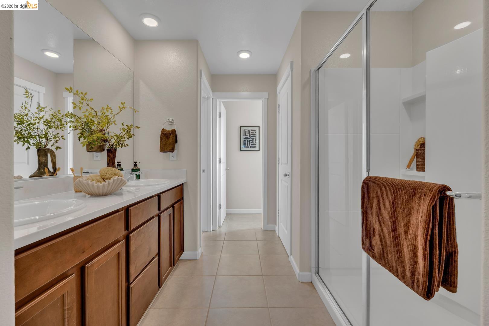 Detail Gallery Image 27 of 46 For 5603 Trinity Lakes Ln, Antioch,  CA 94531 - 3 Beds | 2/1 Baths