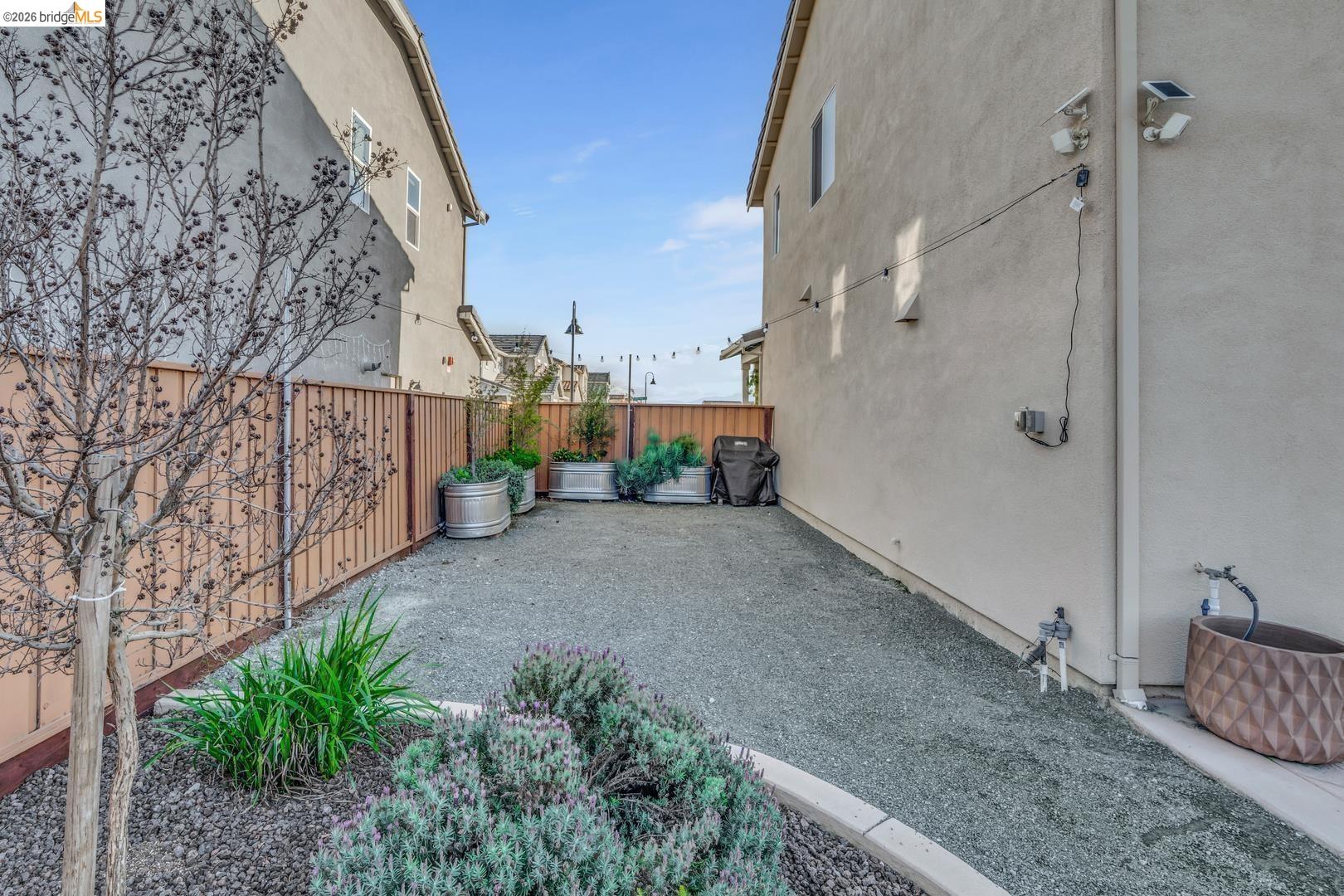 Detail Gallery Image 33 of 46 For 5603 Trinity Lakes Ln, Antioch,  CA 94531 - 3 Beds | 2/1 Baths