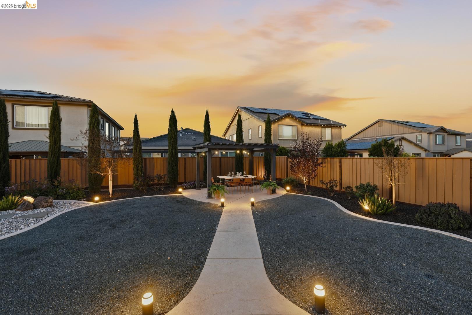 Detail Gallery Image 39 of 46 For 5603 Trinity Lakes Ln, Antioch,  CA 94531 - 3 Beds | 2/1 Baths