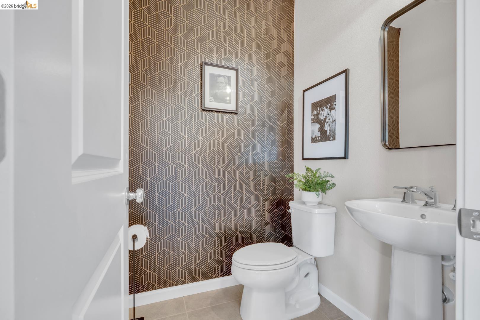 Detail Gallery Image 7 of 46 For 5603 Trinity Lakes Ln, Antioch,  CA 94531 - 3 Beds | 2/1 Baths