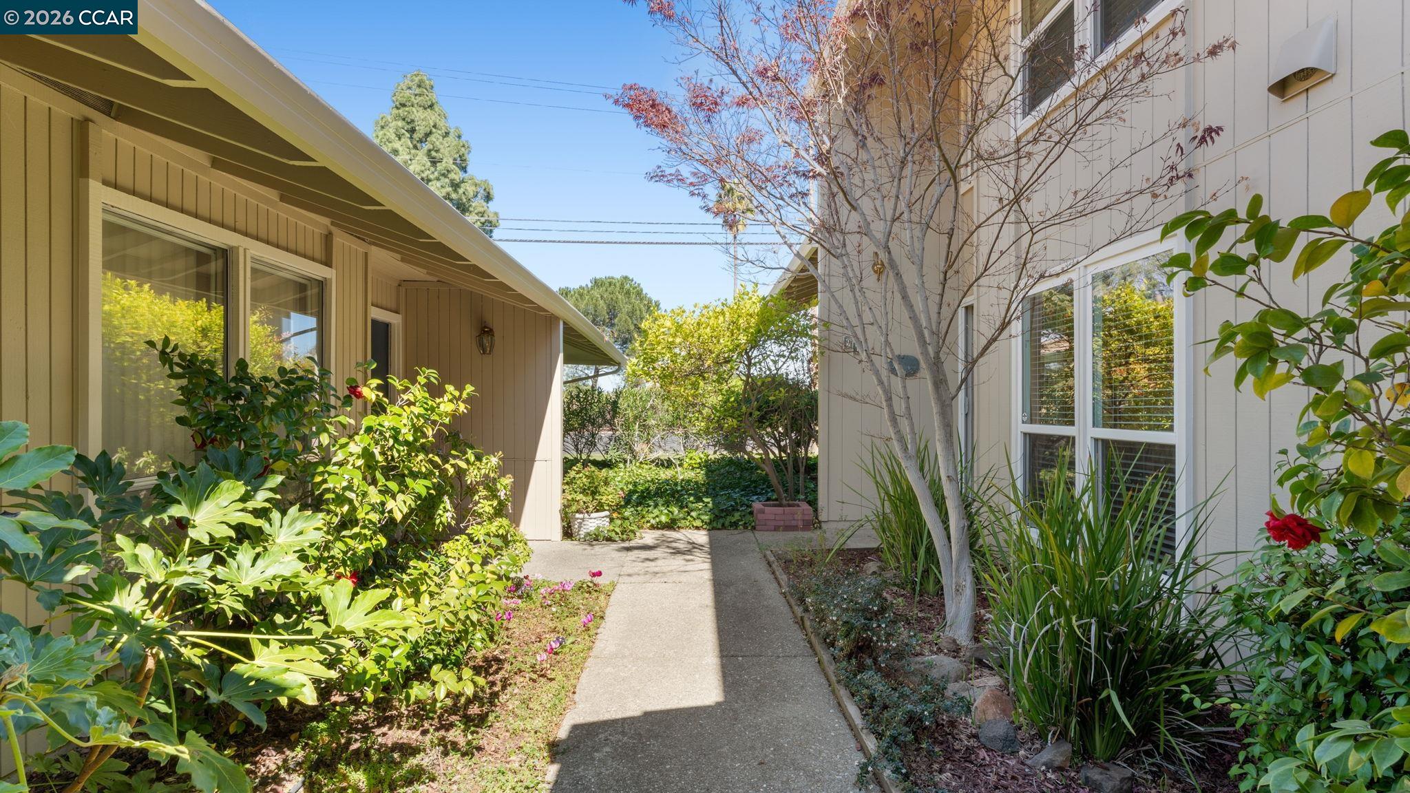 Photo #2: 41125761 Listing: Photo #2